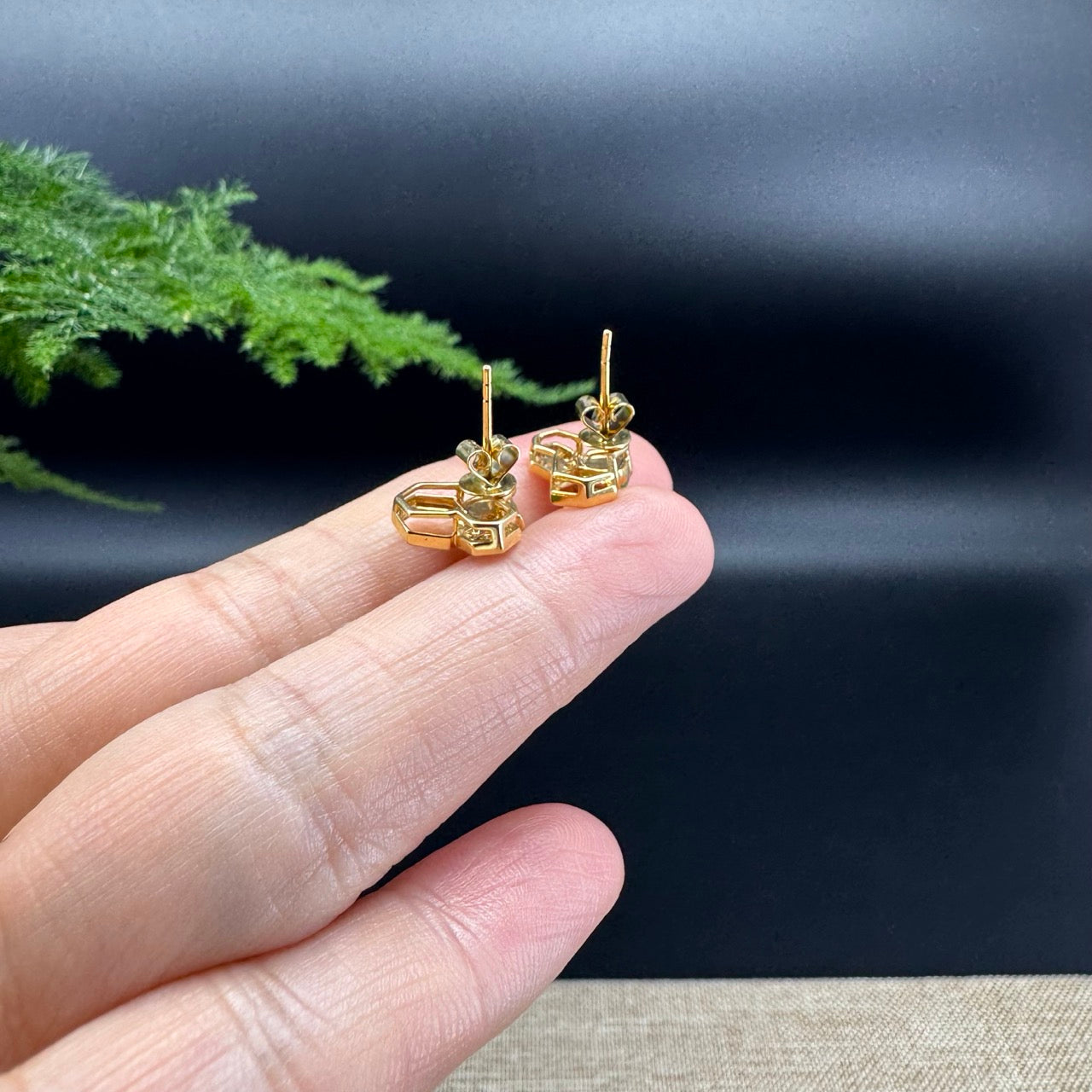 "BeeHive"18k Yellow Gold Green Jadeite Jade Stud Earrings with Diamonds