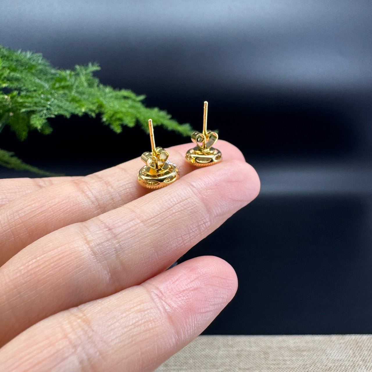 RealJade® 18k Yellow Gold Apple Green Jadeite Jade Oval Stud Earrings
