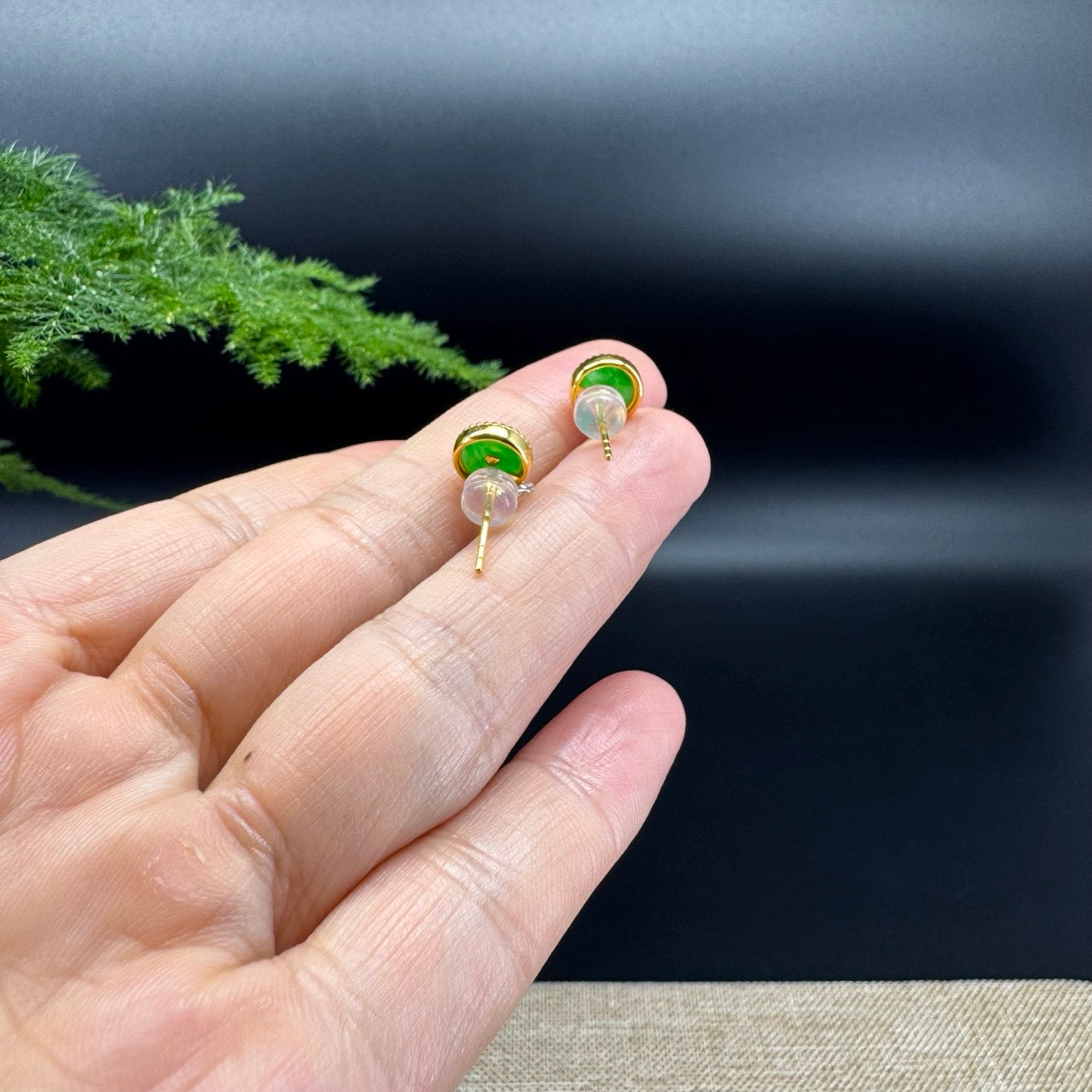 RealJade® 18k Yellow Gold Classic Real Imperial Green Jade Round Stud Earrings