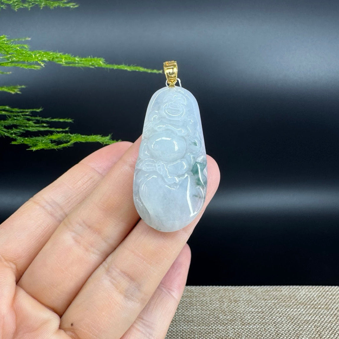 The pendant shape of the buddha.The pendant color is icy green.