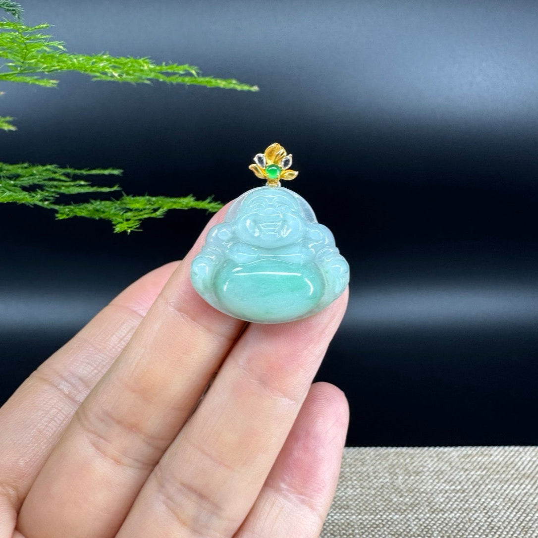 The pendant shape of the buddha.The pendant color is apple green.