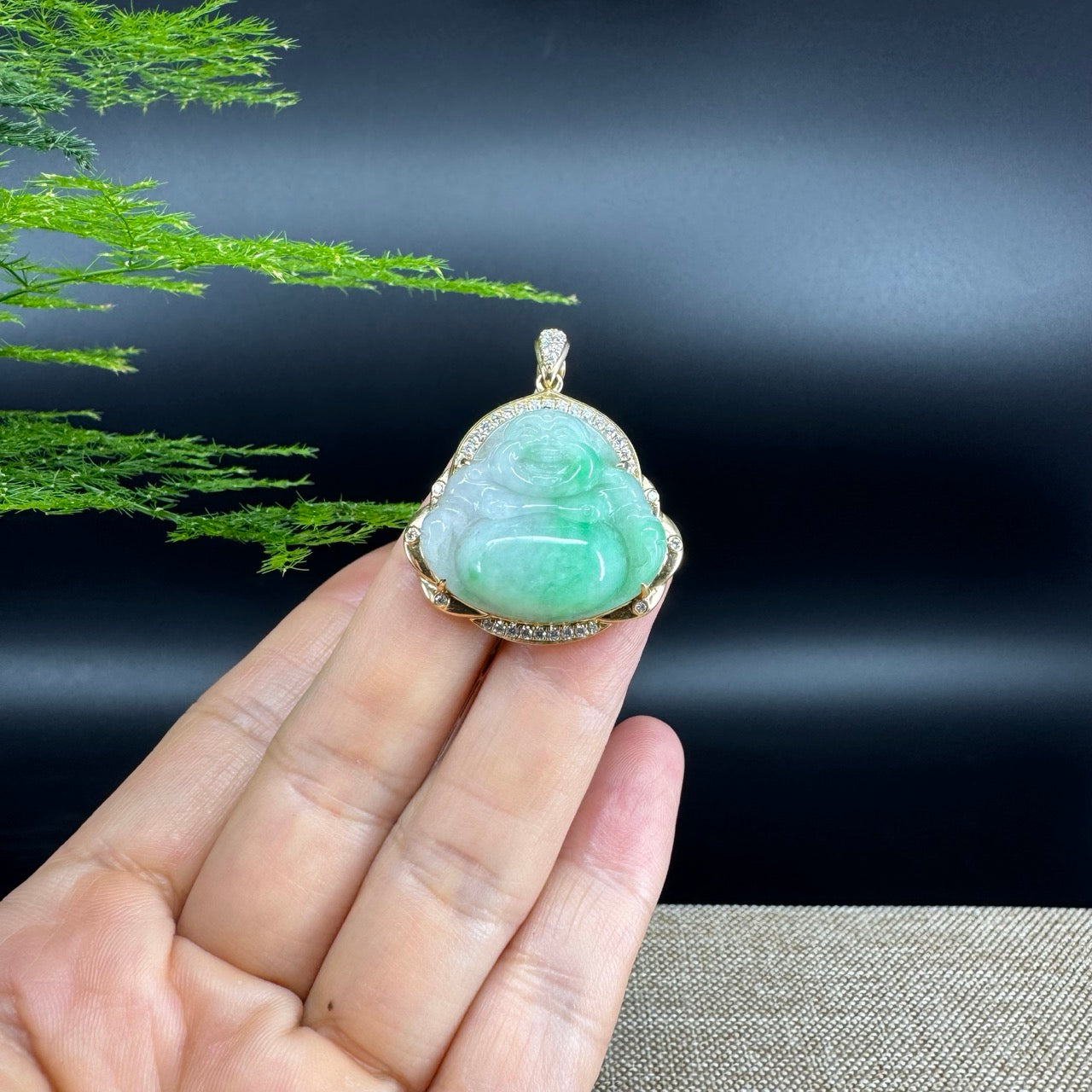 The bangle shape of the buddha.The buddha color is spicy green.
