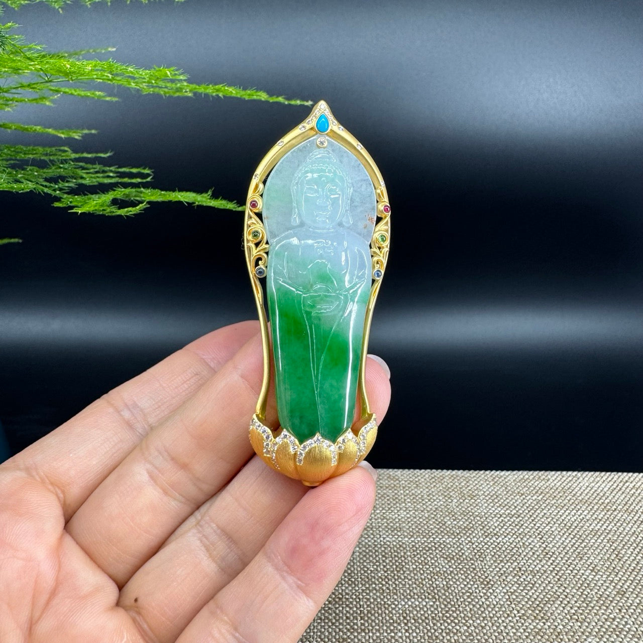 The pendant shape of the guanyin.The pendant color is icy white green.