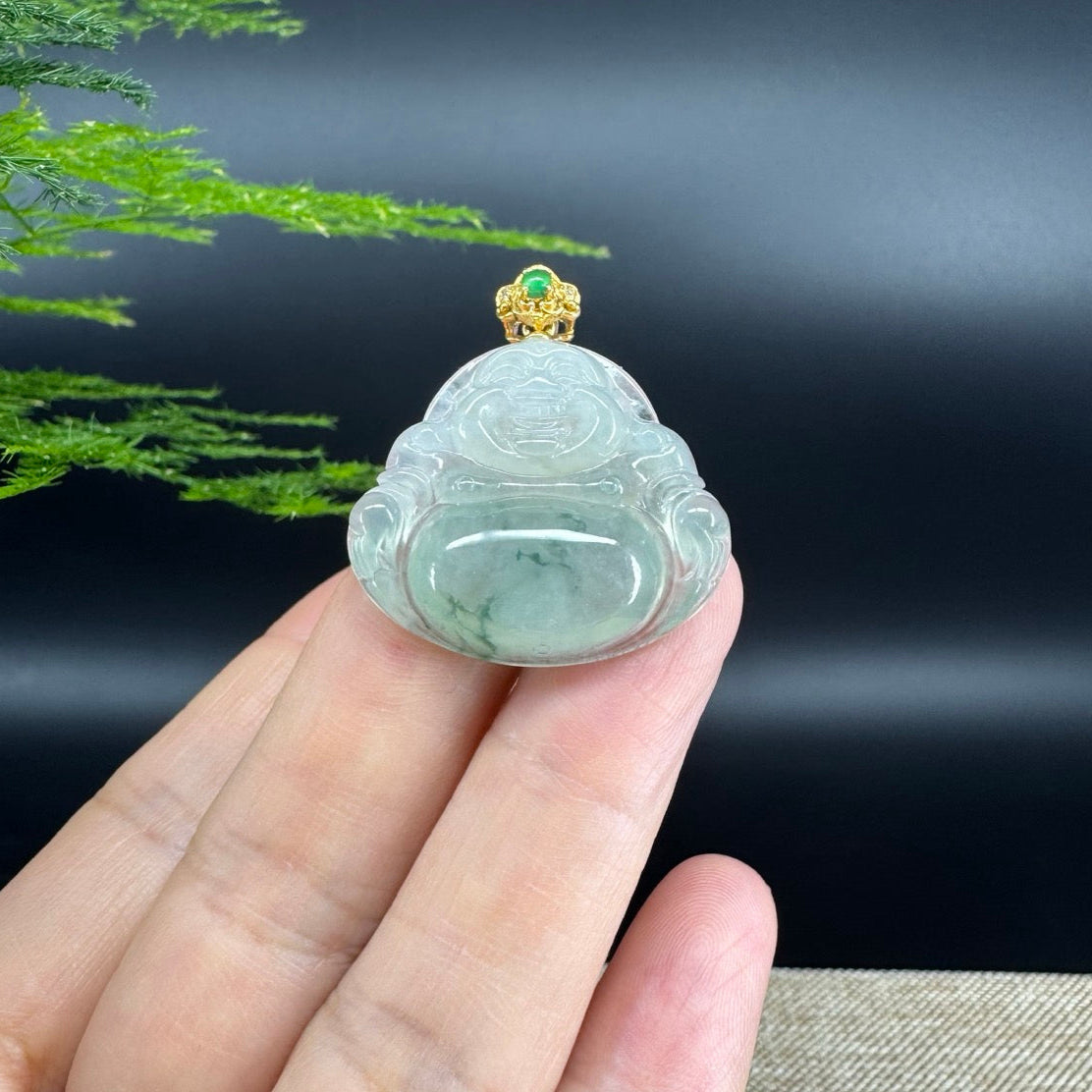 The pendant shape of the buddha.The pendant color is icy green.