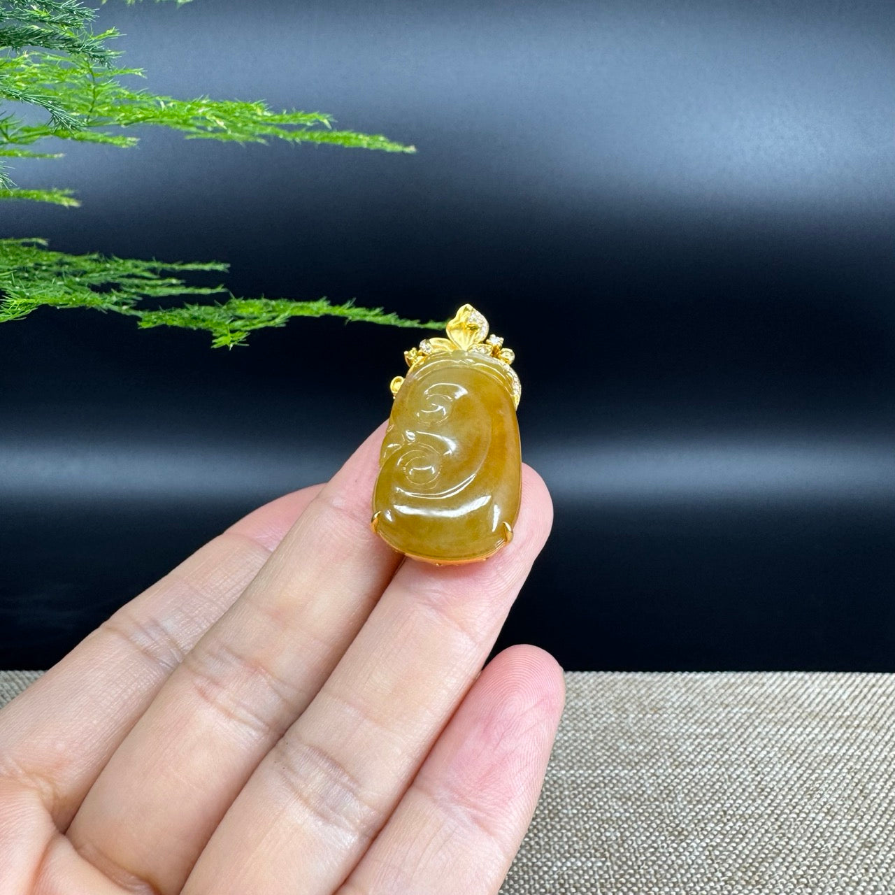 RealJade® Co. High-end 18K Yellow Gold Honey yellow Jadeite Jade Ru Yi Pendant