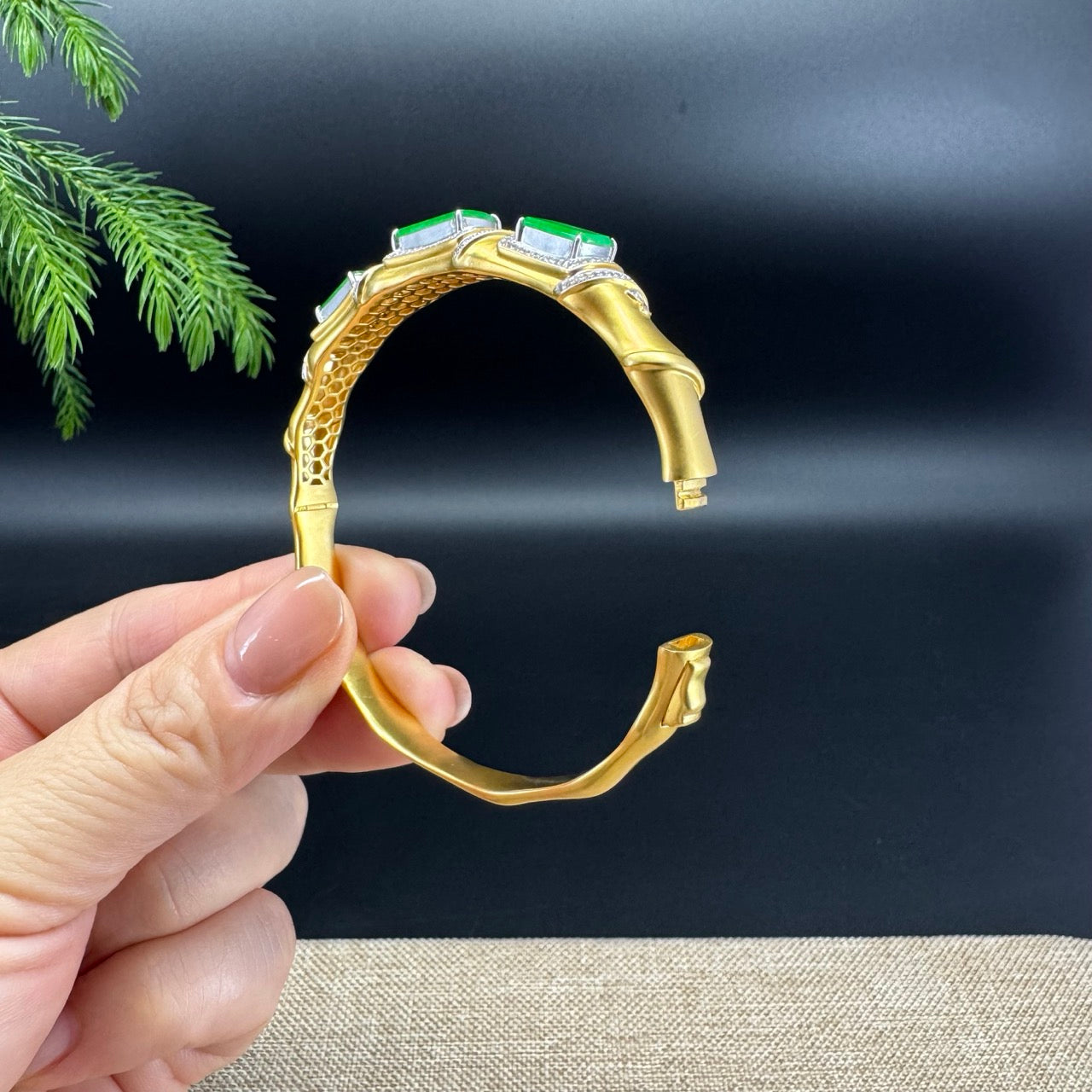 RealJade Luxury 18K Yellow Gold Genuine Green Jadeite Jade Bamboo Bangle With Diamonds