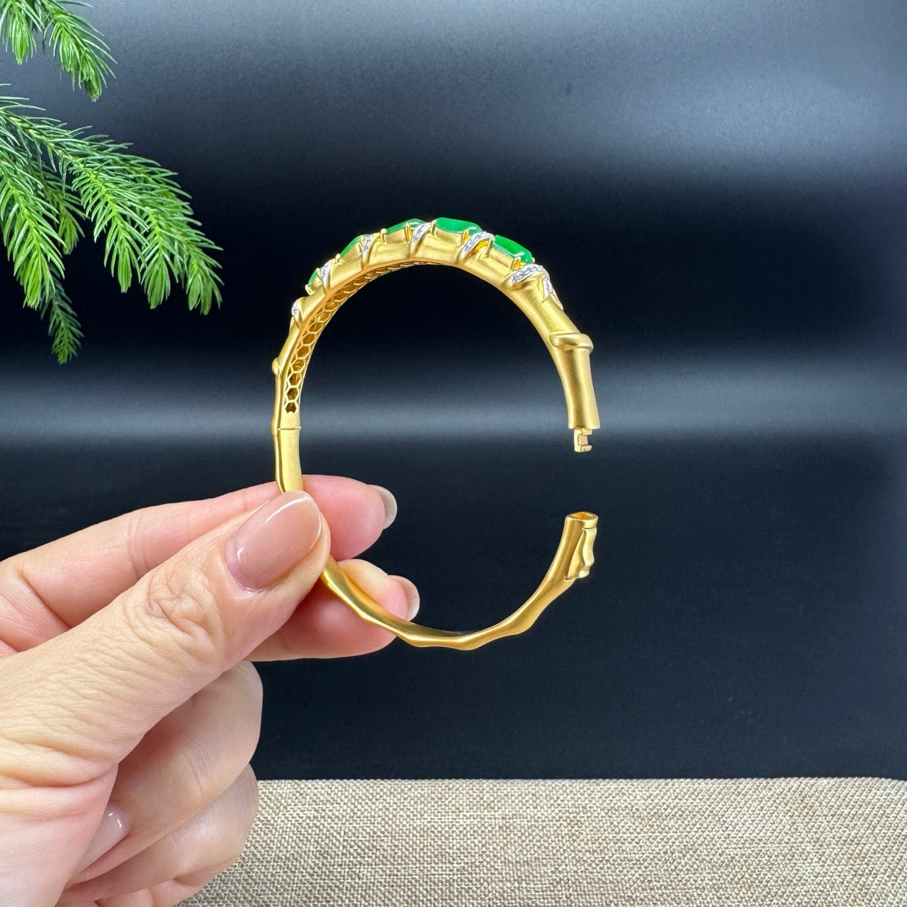 RealJade Luxury 18K Yellow Gold Genuine Green Jadeite Jade Bamboo Bangle With Diamonds