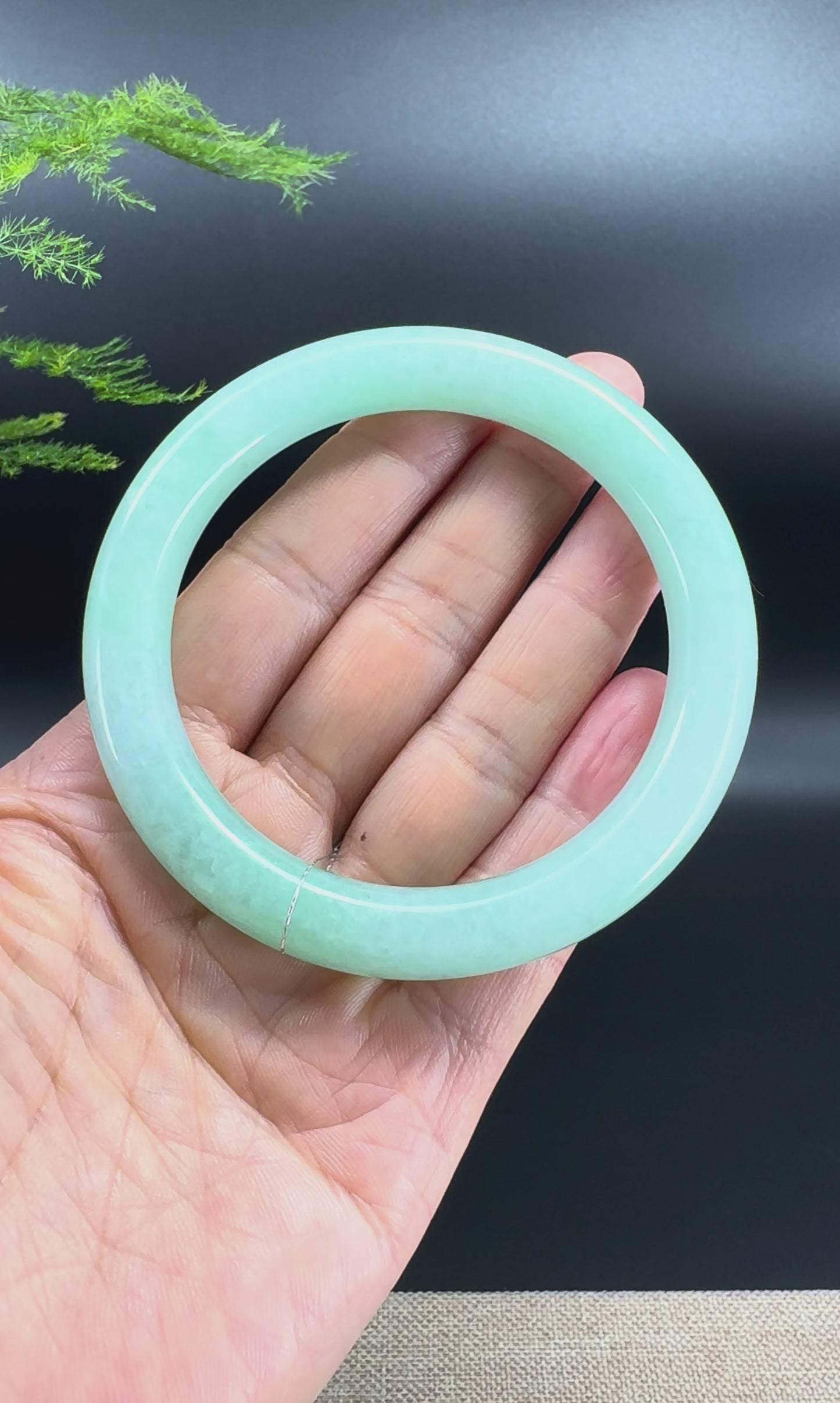 Load and play video in Gallery viewer, Genuine Burmese Green Jade Jadeite Bangle Bracelet (59.8mm)
