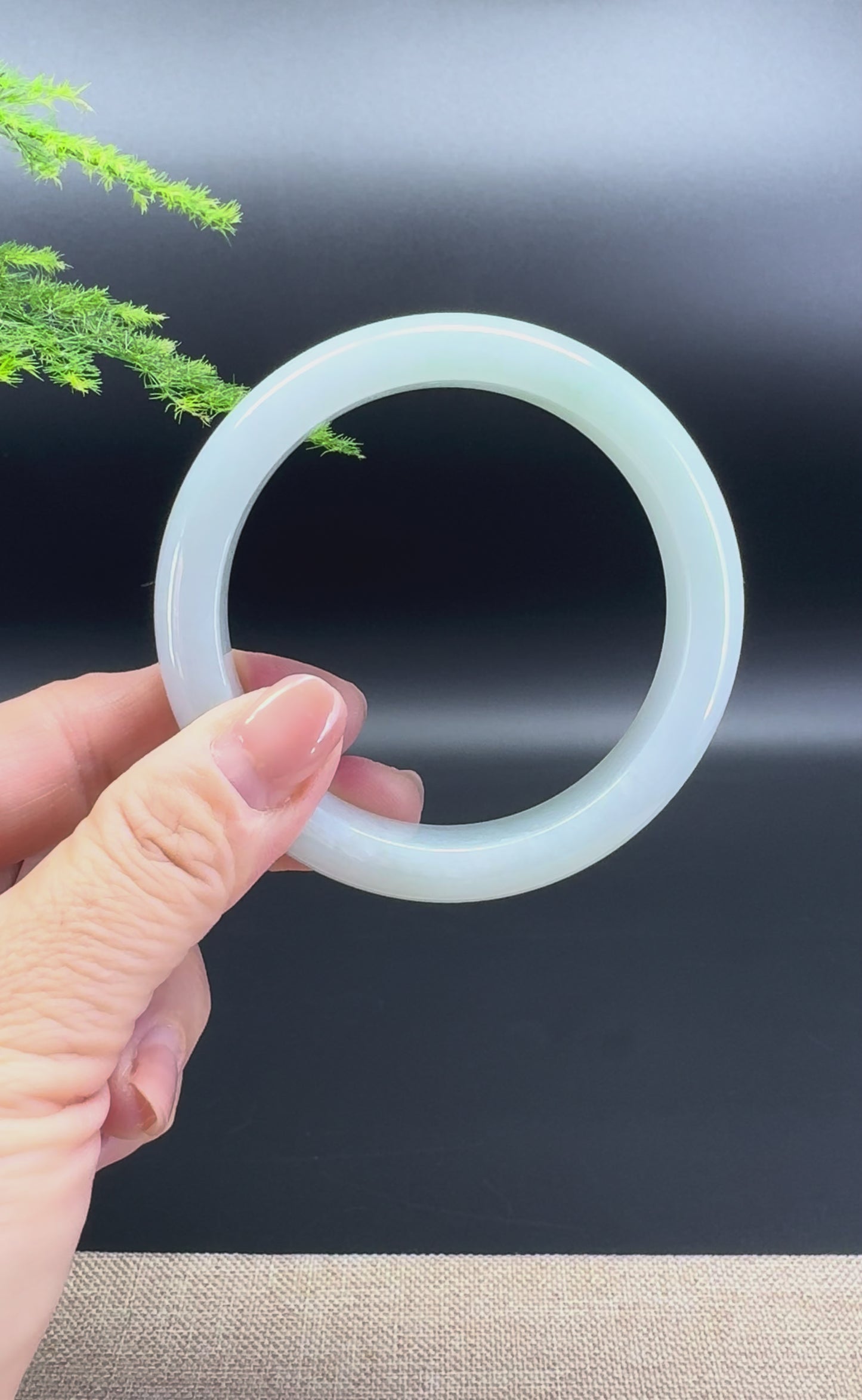 Load and play video in Gallery viewer, Genuine Burmese Apple Green Jade Jadeite Bangle Bracelet ( 59.7mm )
