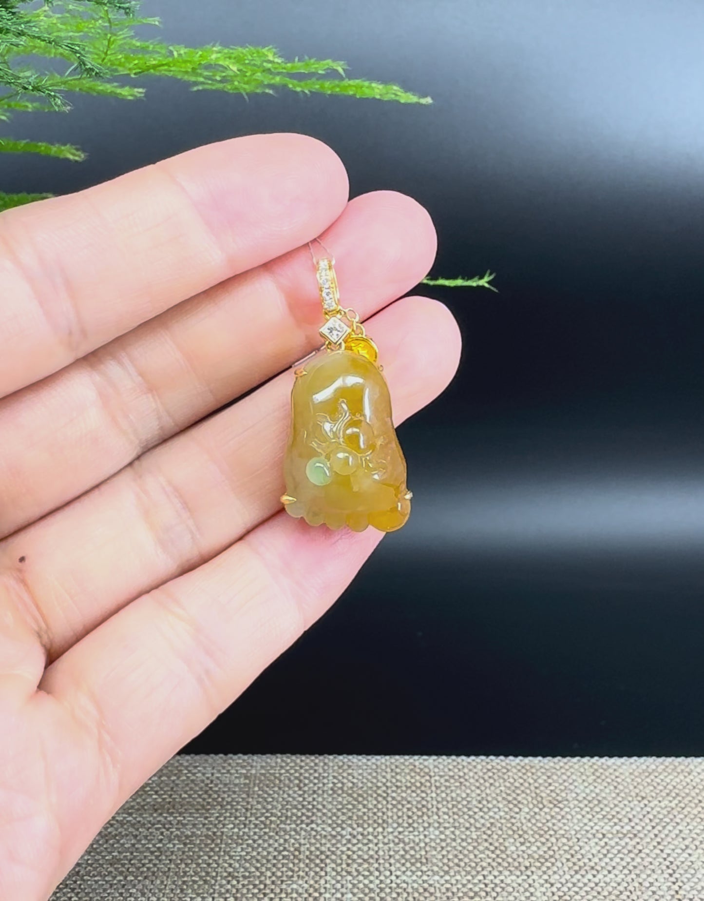 RealJade 18k Yellow Gold Genuine Honey Yellow Jadeite Jade Pendant