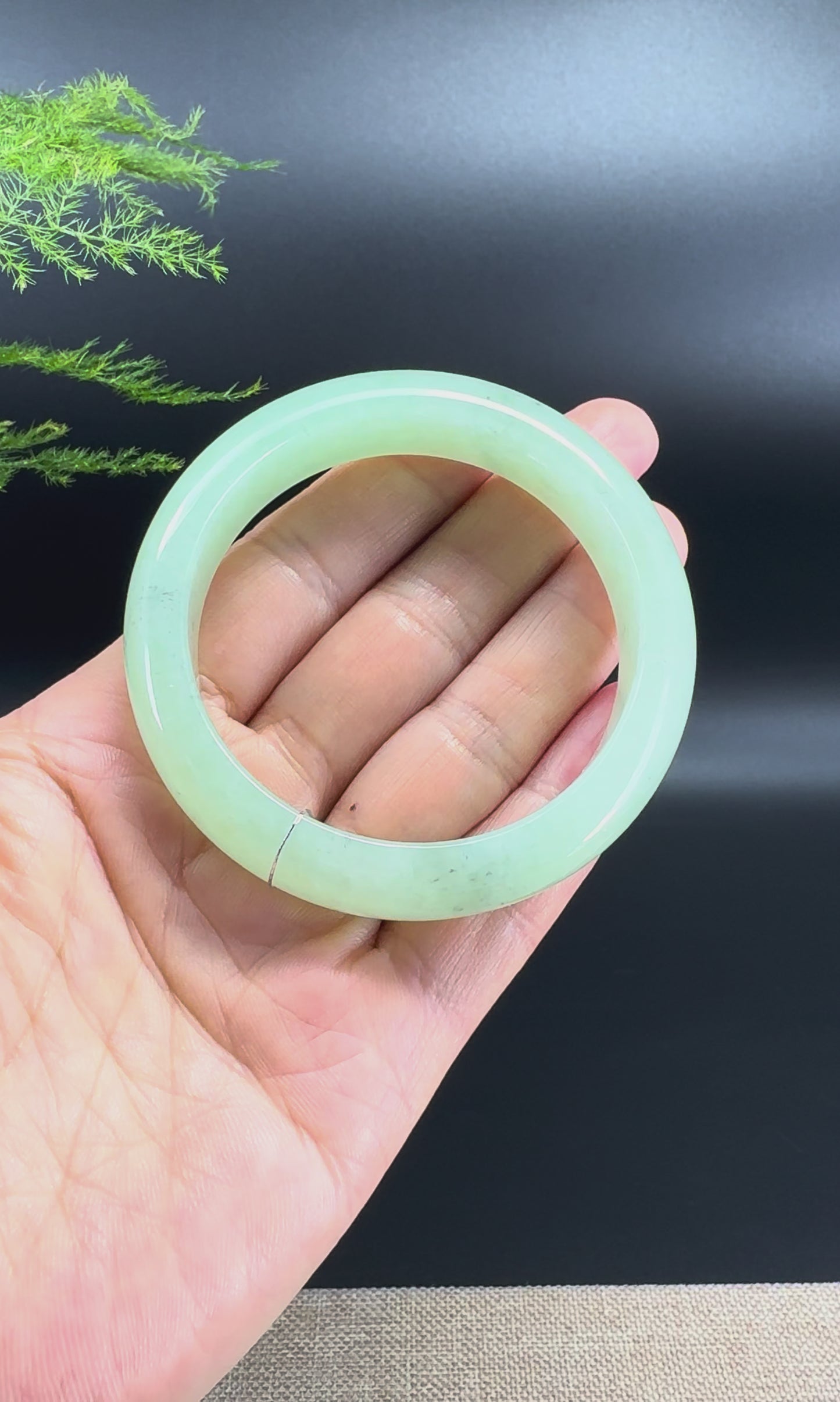 Load and play video in Gallery viewer, Genuine Burmese Green Jade Jadeite Bangle Bracelet (54.5mm)
