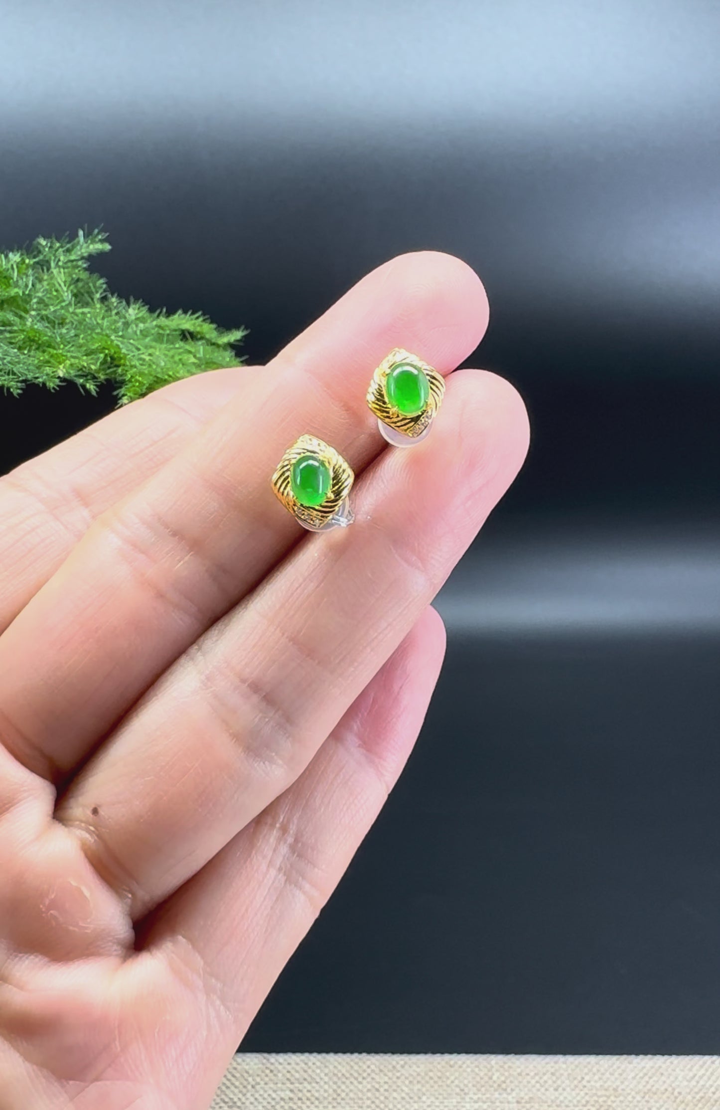 Load and play video in Gallery viewer, 18k Yellow Gold Imperial Green Jadeite Jade Stud Earrings With Diamonds
