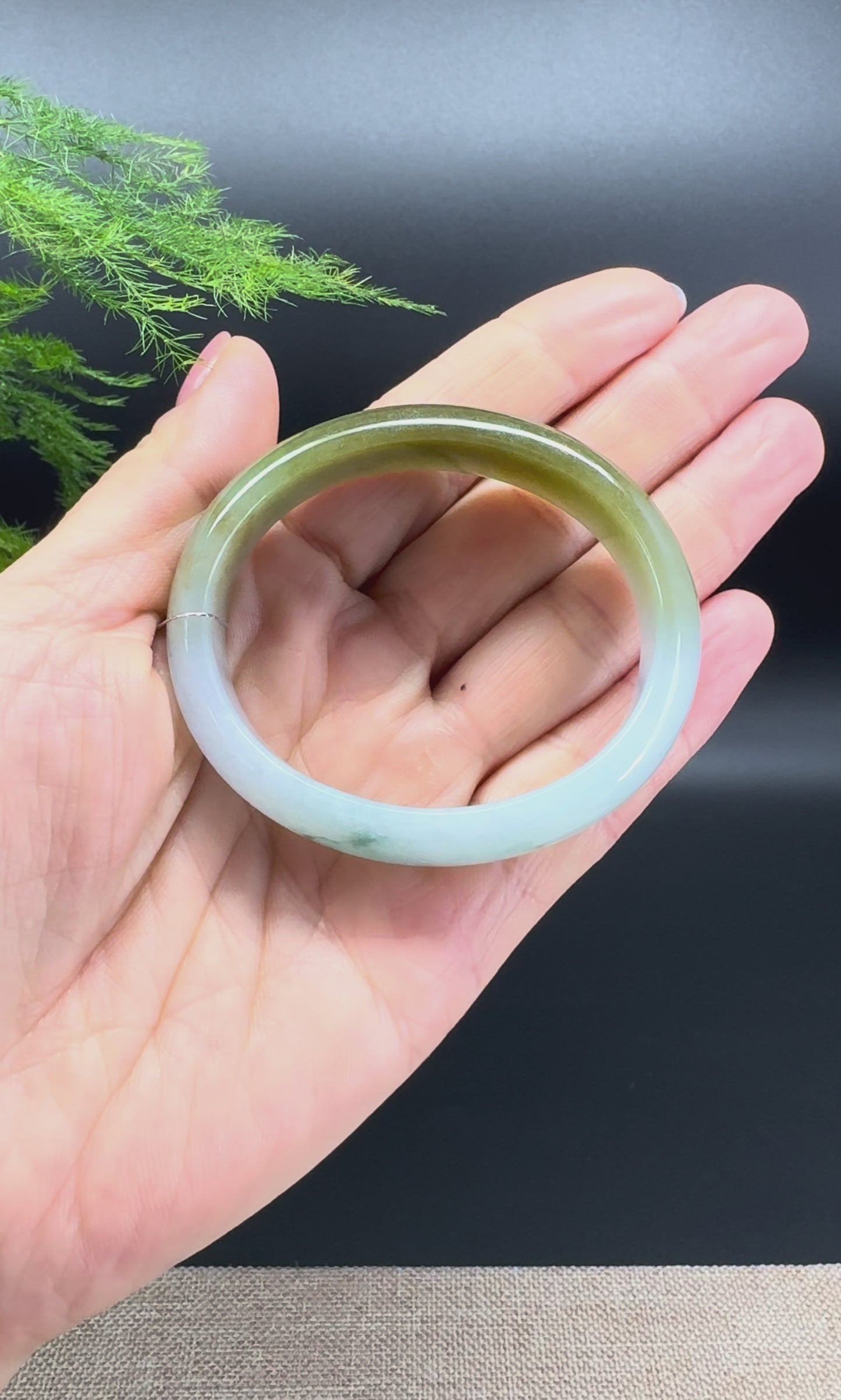 Load and play video in Gallery viewer, Genuine Burmese Yellow and Blue Flower Jade Jadeite Bangle Bracelet ( 51.9mm*43.7 )
