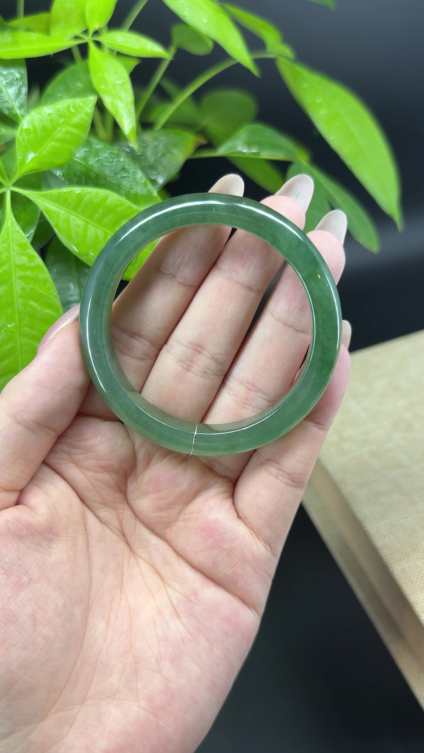 Load and play video in Gallery viewer, Genuine Burmese Icy Green Jade Jadeite Bangle Bracelet (50.9mm)
