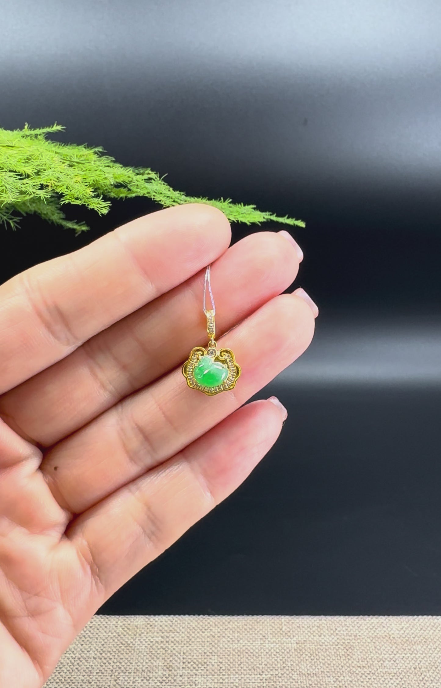 Load and play video in Gallery viewer, RealJade® 18k Yellow Gold Spicy Green Jadeite Jade Swan Pendant with Diamonds
