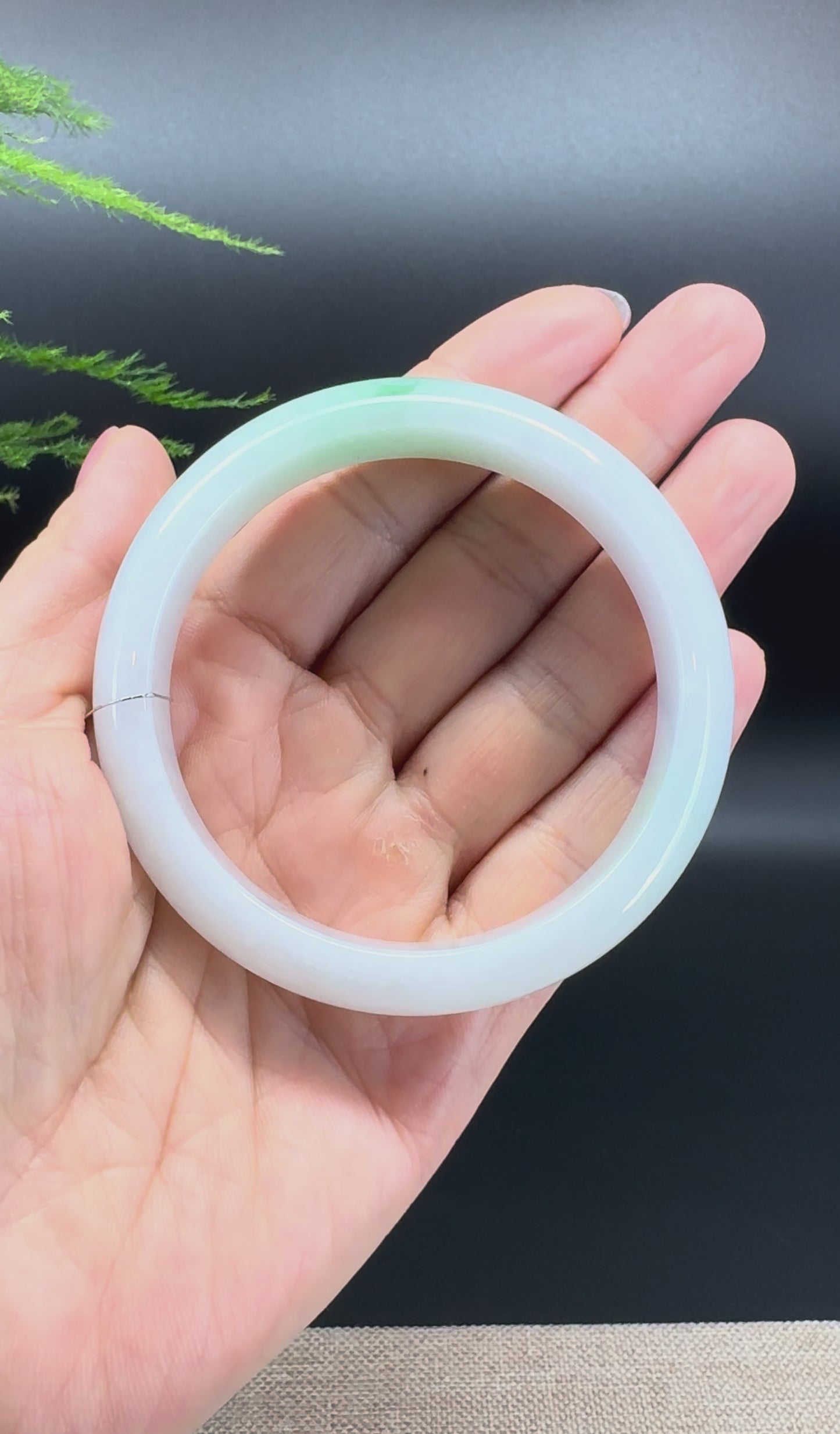 Load and play video in Gallery viewer, Genuine Burmese White Green Jade Jadeite Bangle Bracelet ( 57.5mm )
