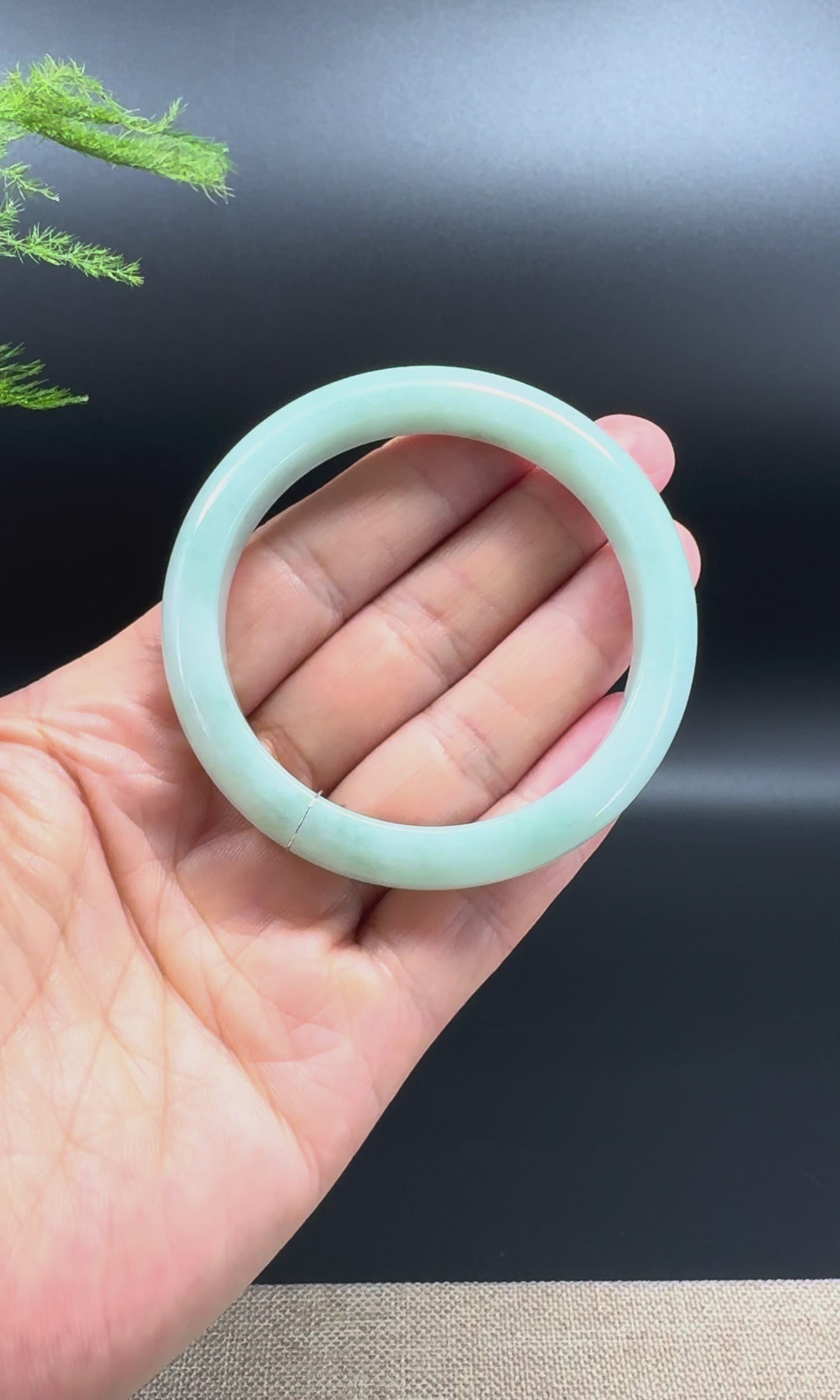 Load and play video in Gallery viewer, Genuine Burmese Apple Green Jade Jadeite Bangle Bracelet ( 53.7mm )
