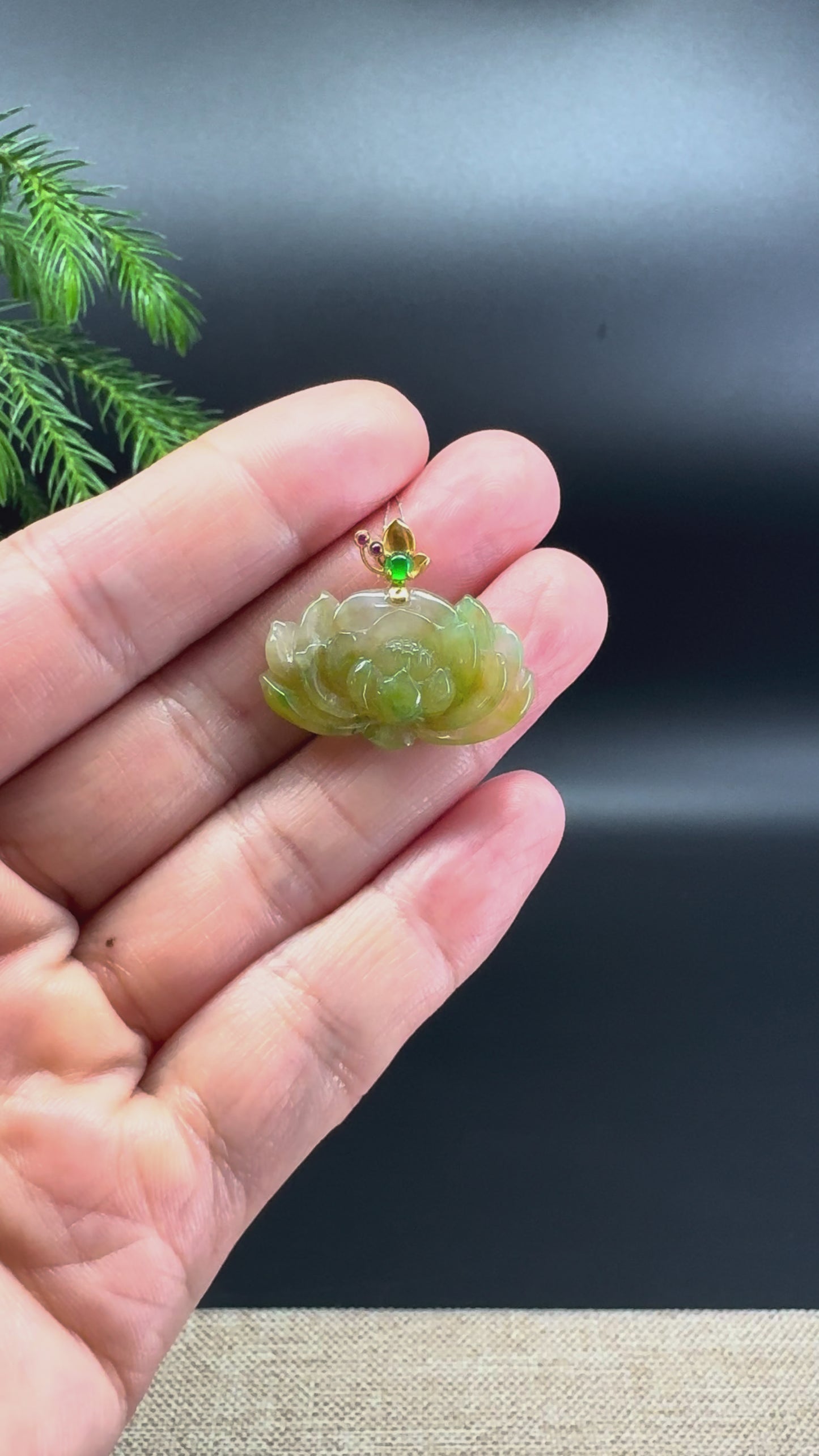Natural 18K Yellow Gold Burmese Yellow Green Jadeite Jade Lotus Flower Pendant