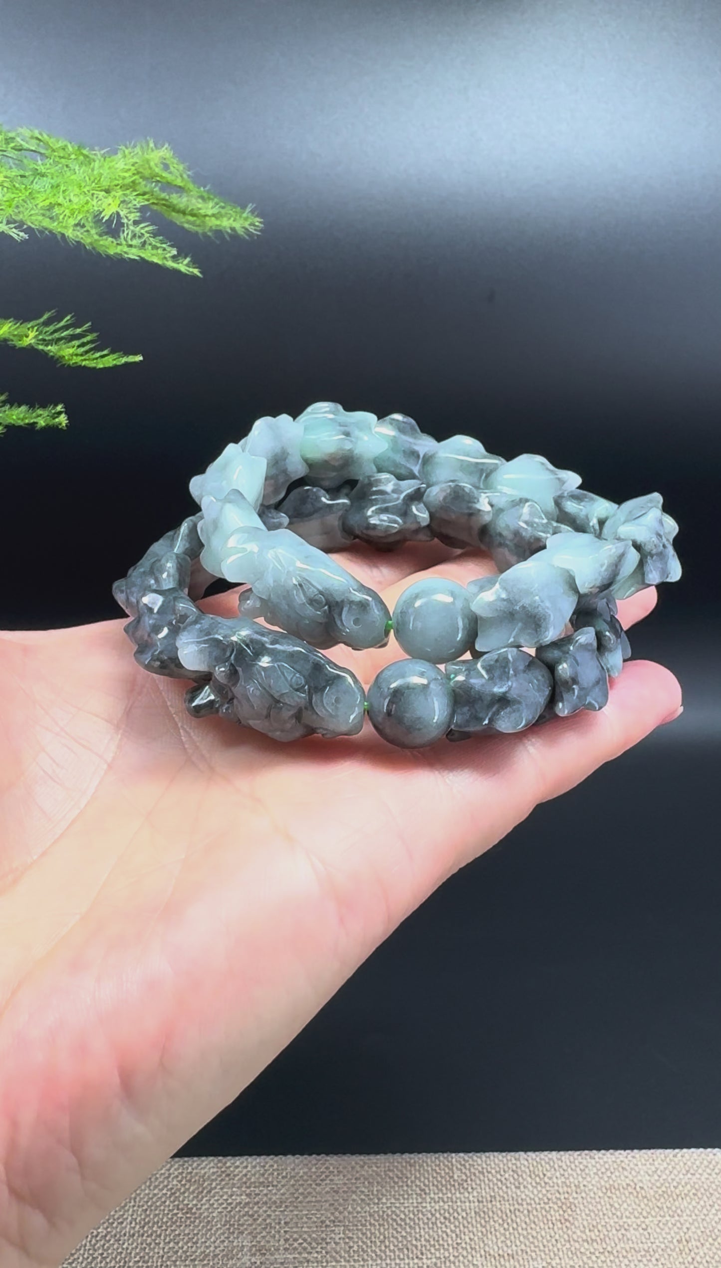 Load and play video in Gallery viewer, Natural Wuji Jadeite Jade Dragon Beads Bracelet(15mm)
