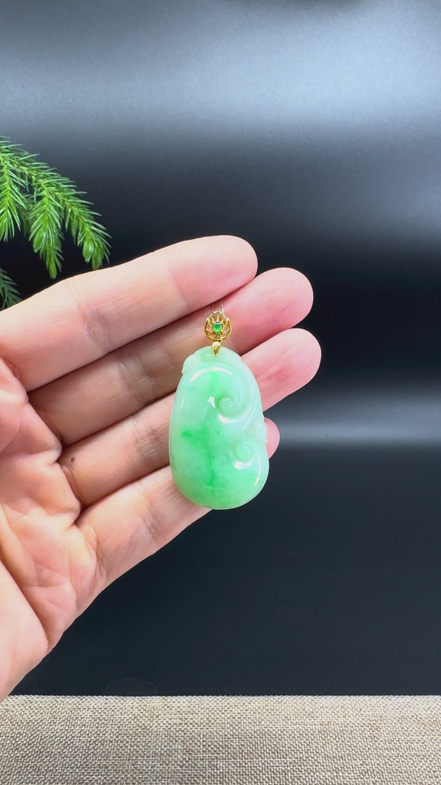 RealJade® Co. Genuine Burmese Vibrant Green Jadeite Jade RuYi Pendant with 18k Yellow Gold Bail