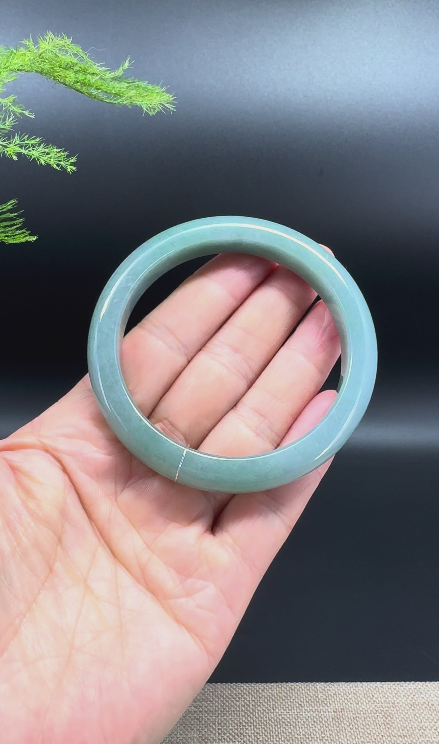 Load and play video in Gallery viewer, Genuine Burmese Green Jadeite Jade Bangle Bracelet (57.7mm)
