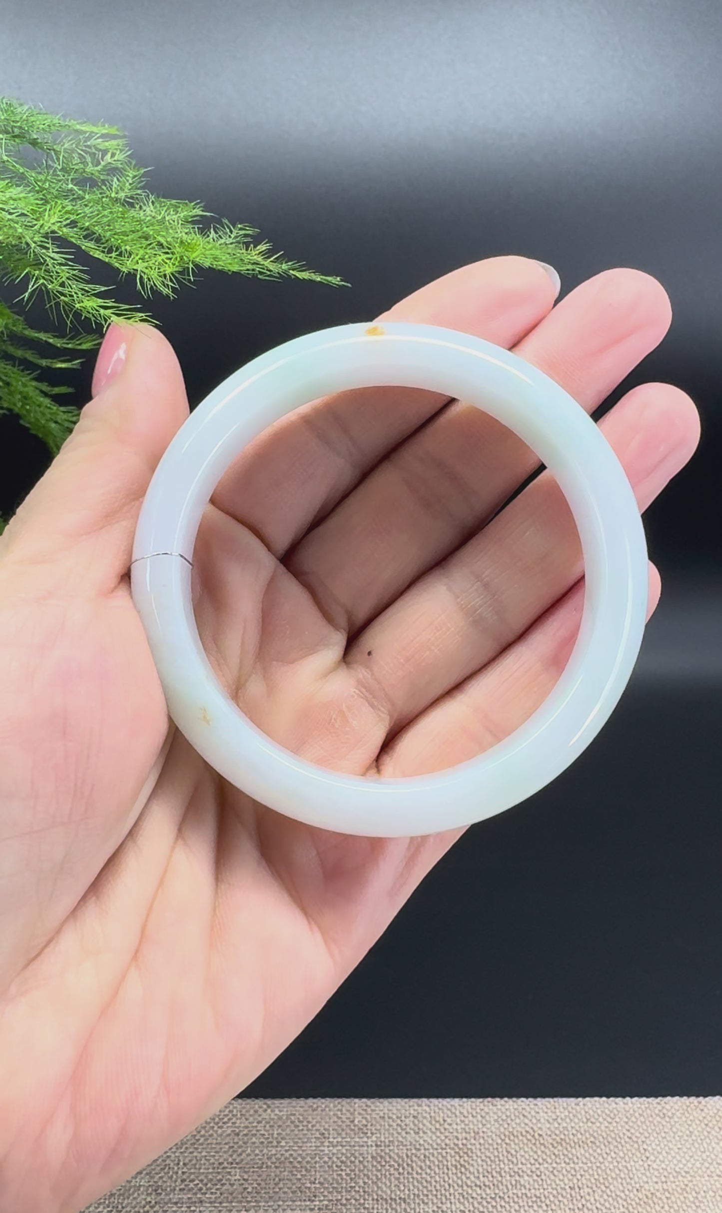 Load and play video in Gallery viewer, Genuine Burmese Icy Jade Jadeite Bangle Bracelet ( 55.8mm )
