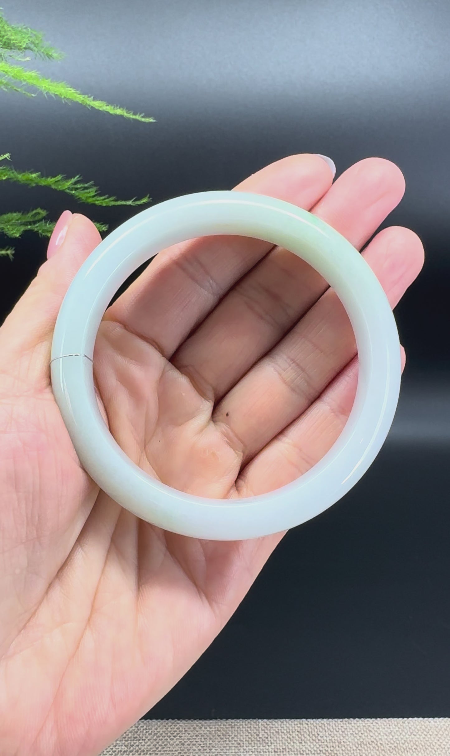 Load and play video in Gallery viewer, Genuine Burmese Lavender Green Jade Jadeite Bangle Bracelet ( 58.7mm )
