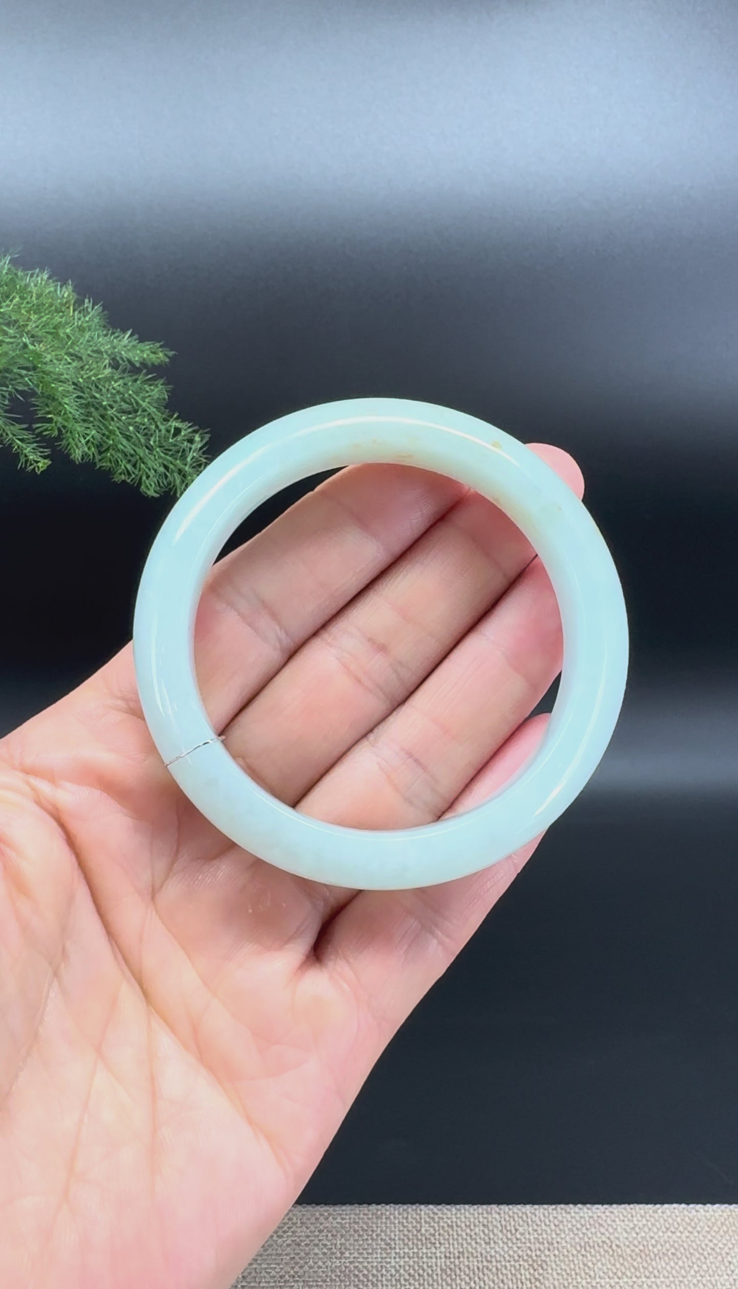 Load and play video in Gallery viewer, Genuine Burmese Apple Green Jade Jadeite Bangle Bracelet ( 53mm )
