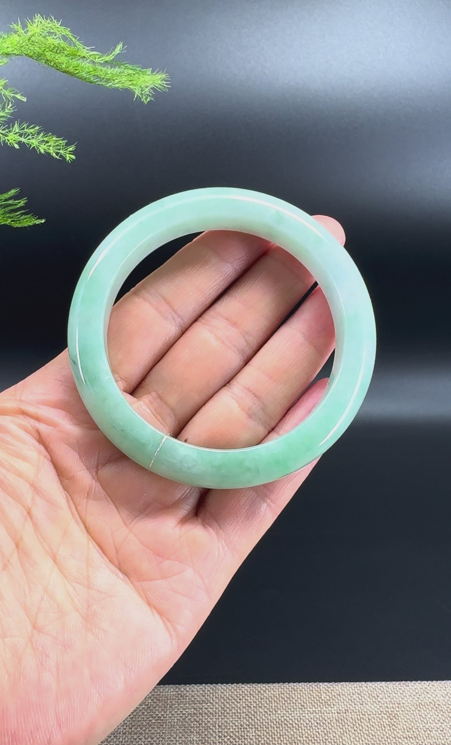 Load and play video in Gallery viewer, Genuine Burmese Green Jadeite Jade Bangle Bracelet (57.6mm)
