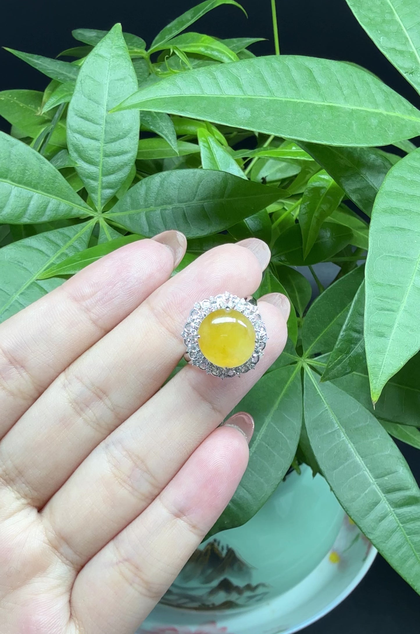 Load and play video in Gallery viewer, RealJade® &amp;quot;Signature Signet&amp;quot; 18K White Gold Honey Yellow Jadeite Jade Classic Ring
