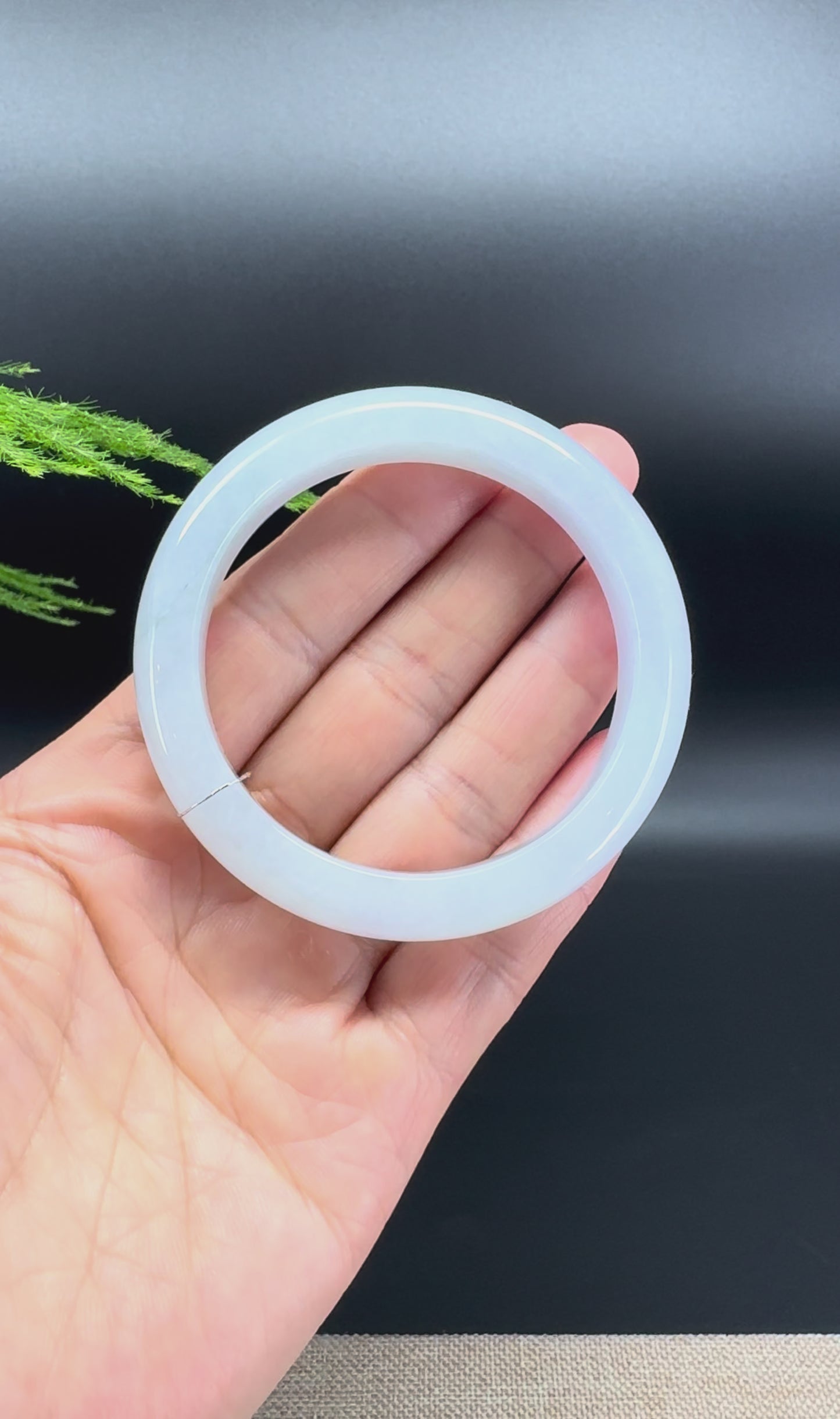 Load and play video in Gallery viewer, Genuine Burmese Icy Lavender Green Jade Jadeite Bangle Bracelet ( 53.2mm )
