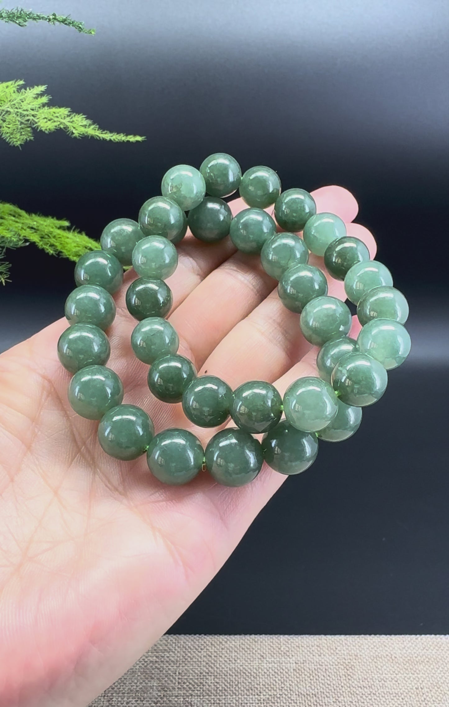 Load and play video in Gallery viewer, Natural Jadeite Jade  Round Forest Green Beads Bracelet ( 11mm )
