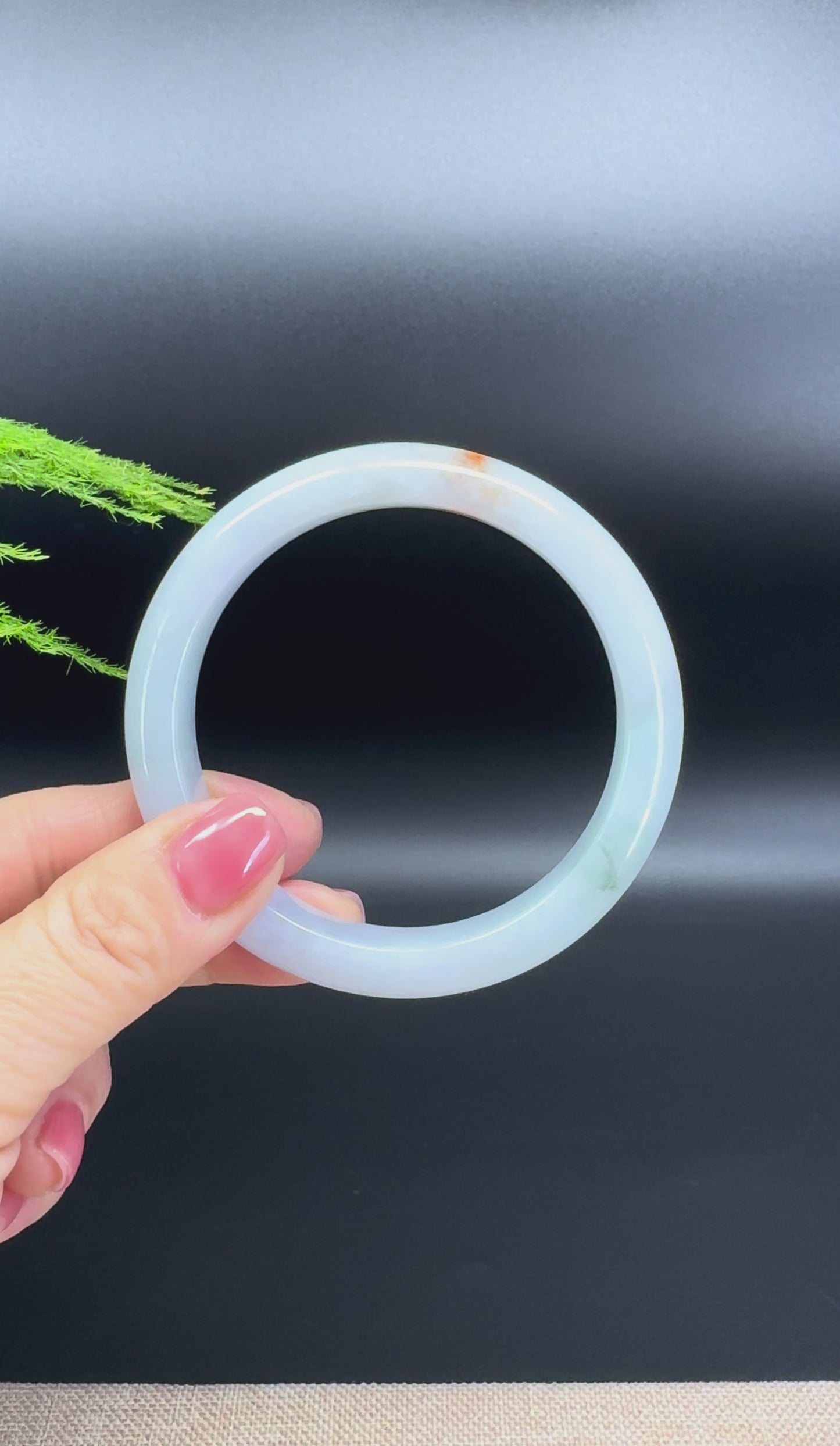 Load and play video in Gallery viewer, Genuine Burmese Green Jade Jadeite Bangle Bracelet ( 60.6mm )
