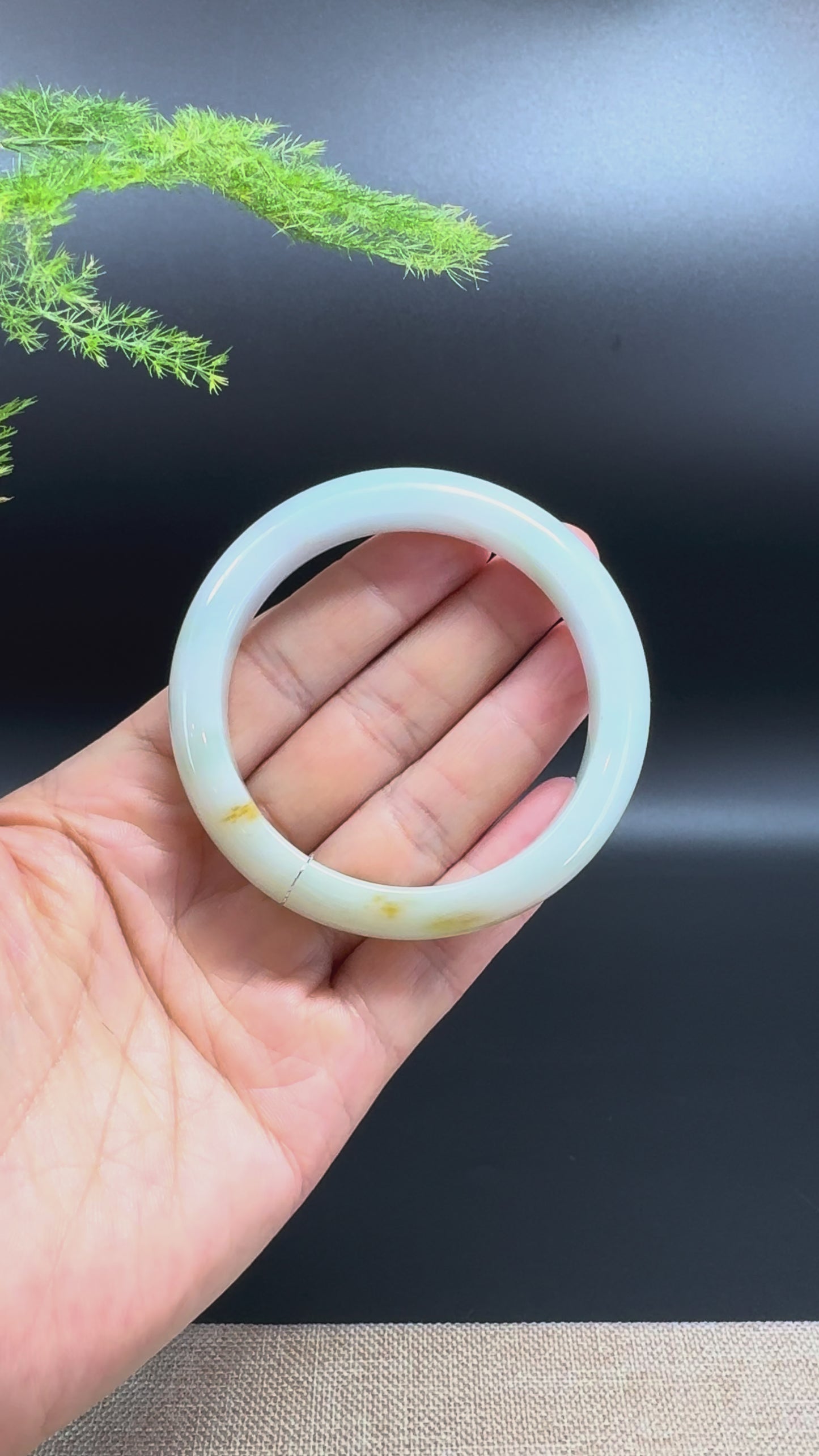 Load and play video in Gallery viewer, Genuine Burmese Yellow Green Jade Jadeite Bangle Bracelet ( 55.9mm )
