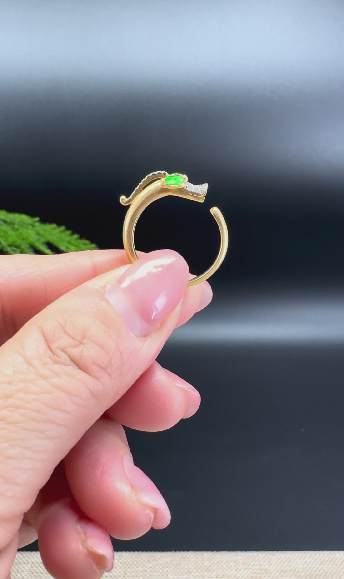 Load and play video in Gallery viewer, RealJade® 18k Yellow Gold Natural Imperial Green Jadeite Dragon Ring With Diamonds
