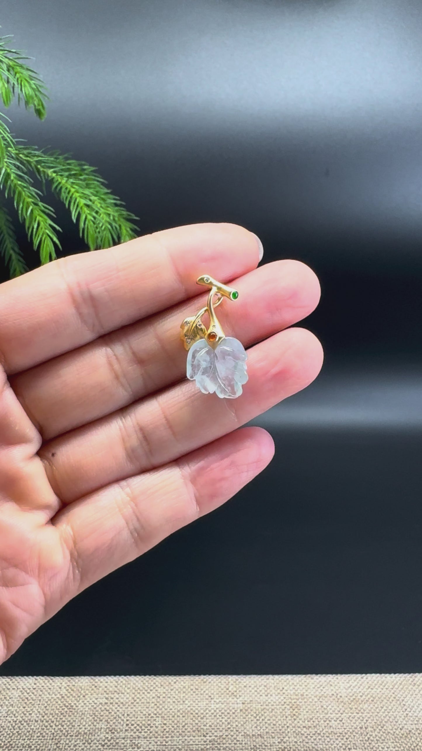 Load and play video in Gallery viewer, RealJade® &amp;quot;Maple Leaf&amp;quot; 18K Yellow Gold Icy Moonlight Jadeite Jade Pendant Necklace
