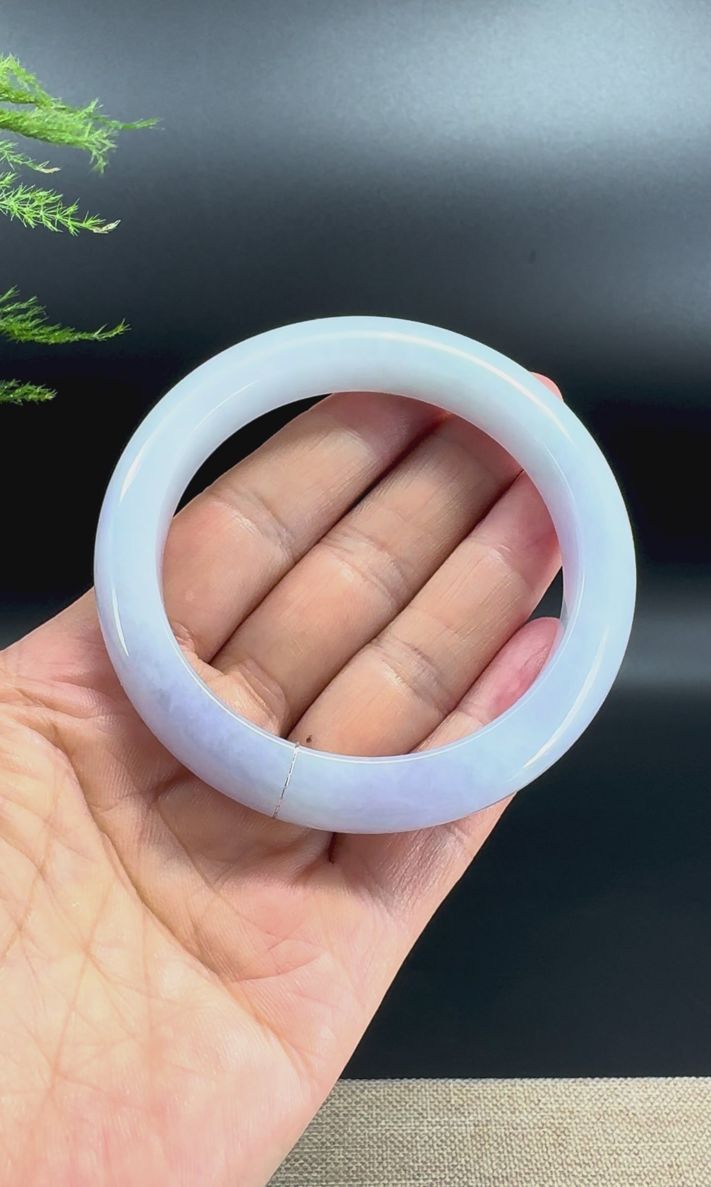 Load and play video in Gallery viewer, Genuine Burmese Lavender Jade Jadeite Bangle Bracelet ( 58.8mm )
