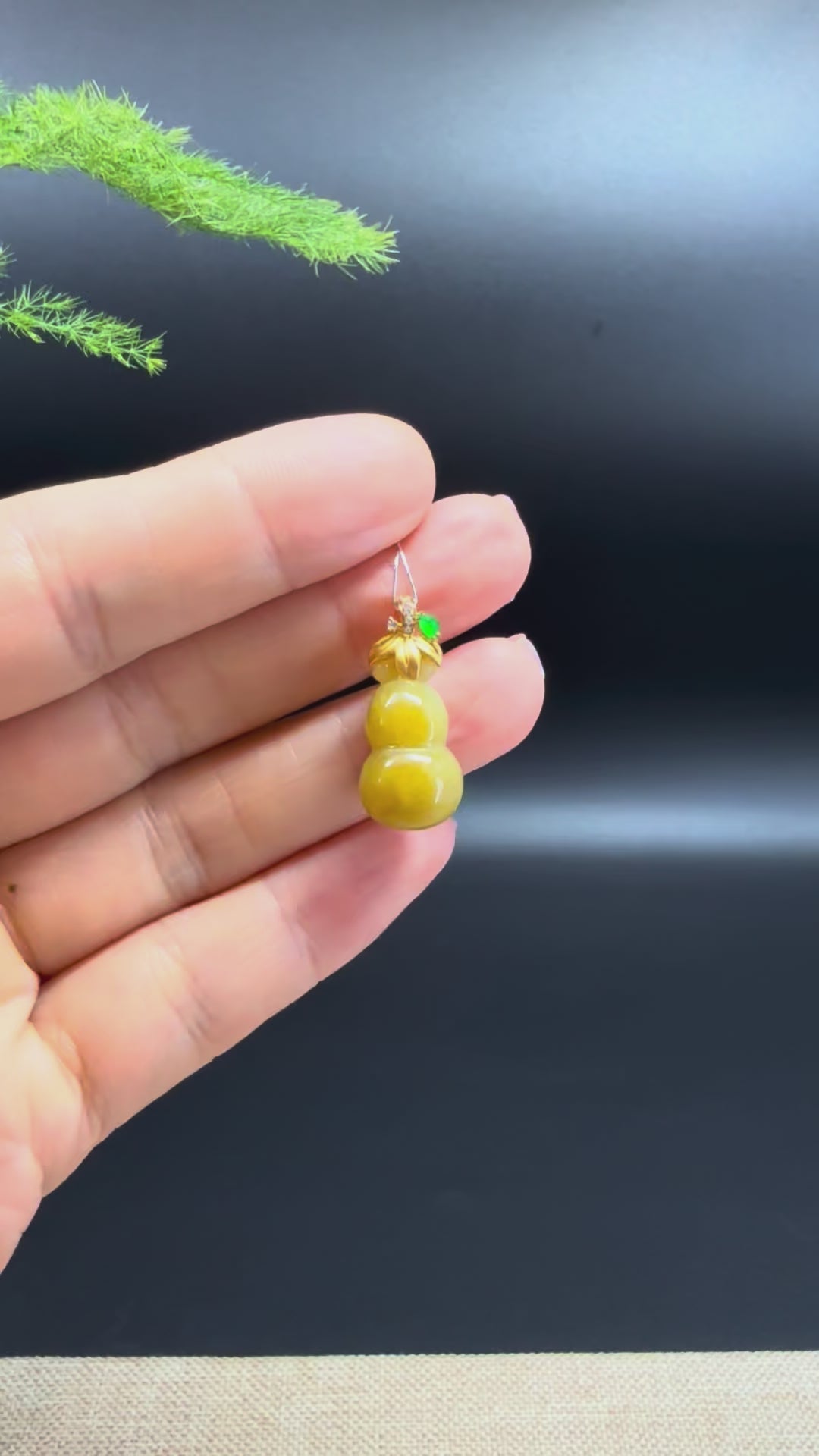 Load and play video in Gallery viewer, RealJade® Co. Genuine Honey Yellow Jadeite Jade Mini Hulu (Bottle Gourd) Necklace
