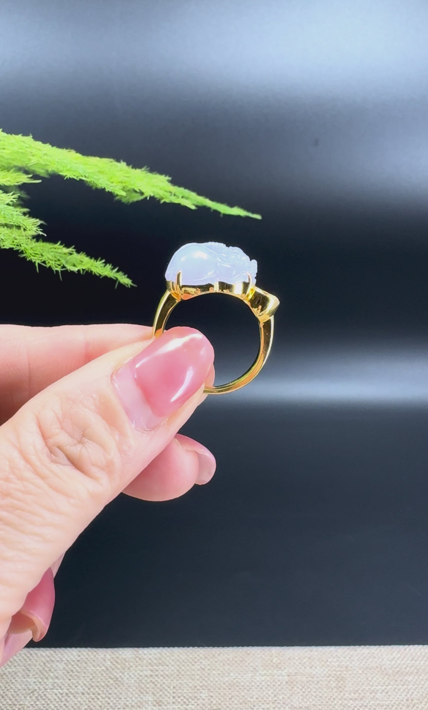 Load and play video in Gallery viewer, RealJade® 18K Yellow Gold Lavender Jadeite Jade Diamonds PiXiu Ring
