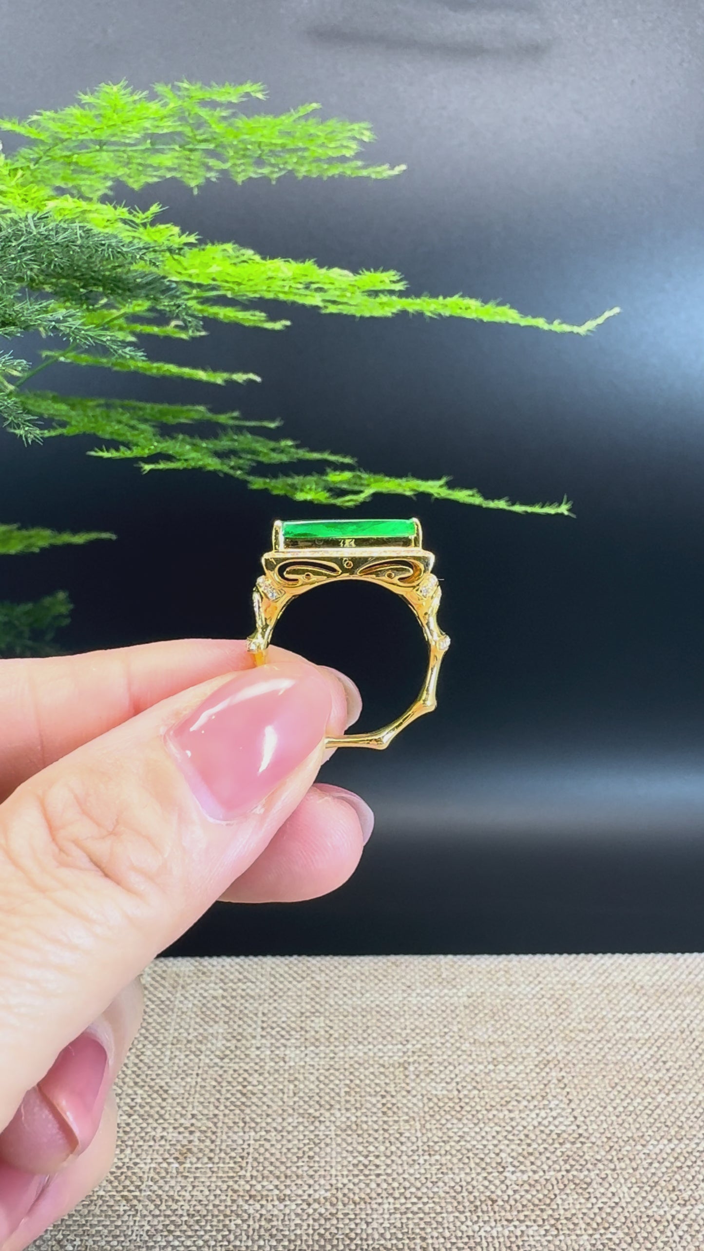 RealJade® "Signature Signet" 18K Yellow Gold  Imperial Jadeite Jade Classic Ring