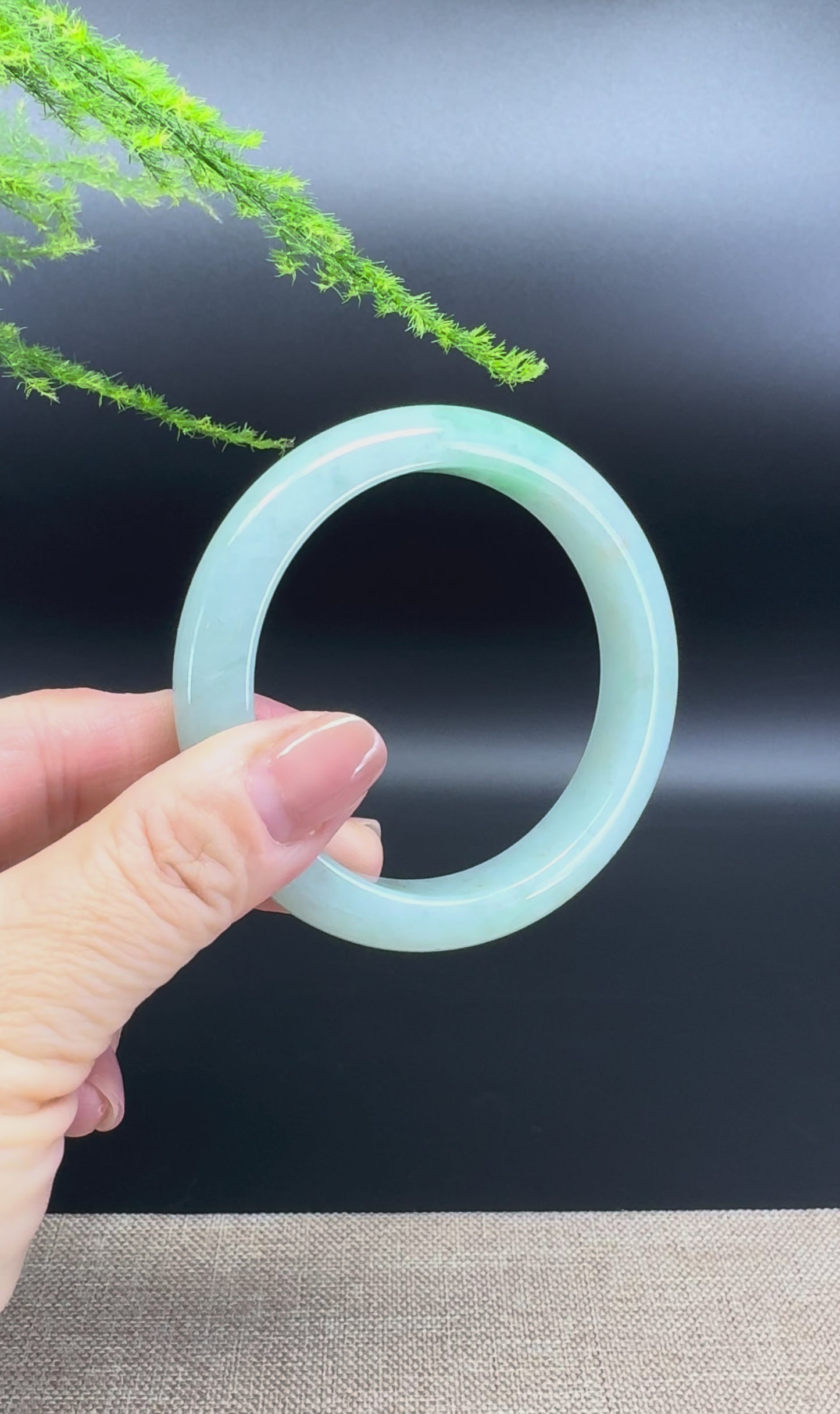 Load and play video in Gallery viewer, Genuine Burmese Apple Green Jade Jadeite Bangle Bracelet ( 57.1mm )
