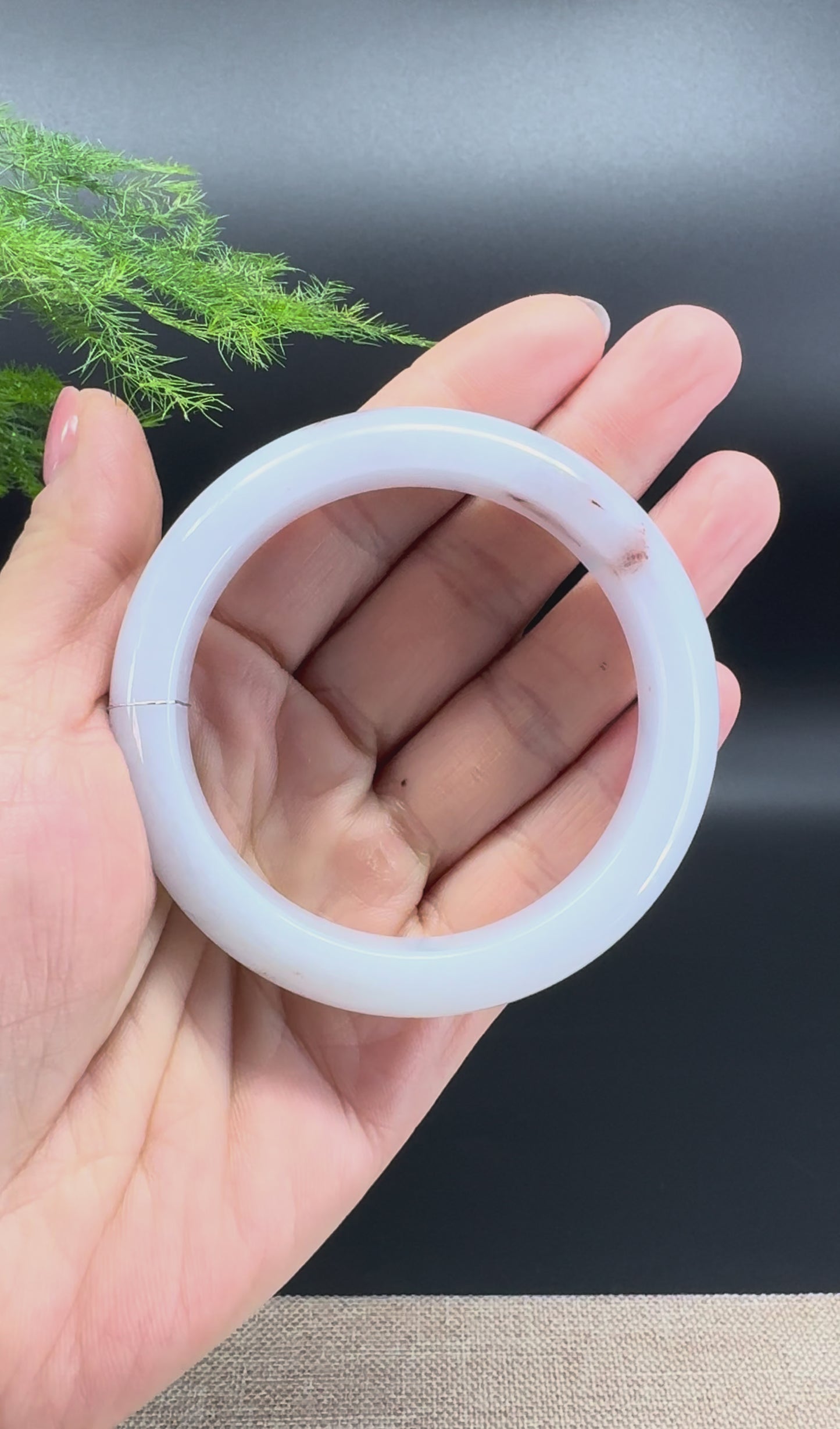 Load and play video in Gallery viewer, Genuine Burmese Lavender Jade Jadeite Bangle Bracelet ( 54.8mm )
