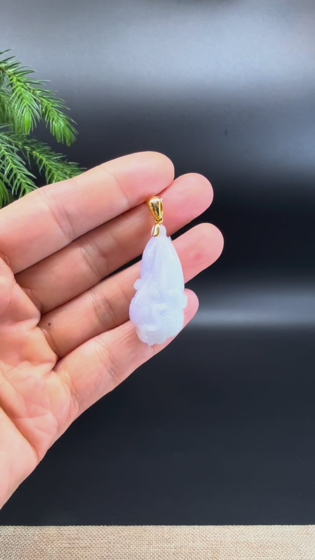 Load and play video in Gallery viewer, RealJade® Co. 18K Yellow Gold Genuine Light Lavender Jadeite Jade Cabbage Pendant Necklace
