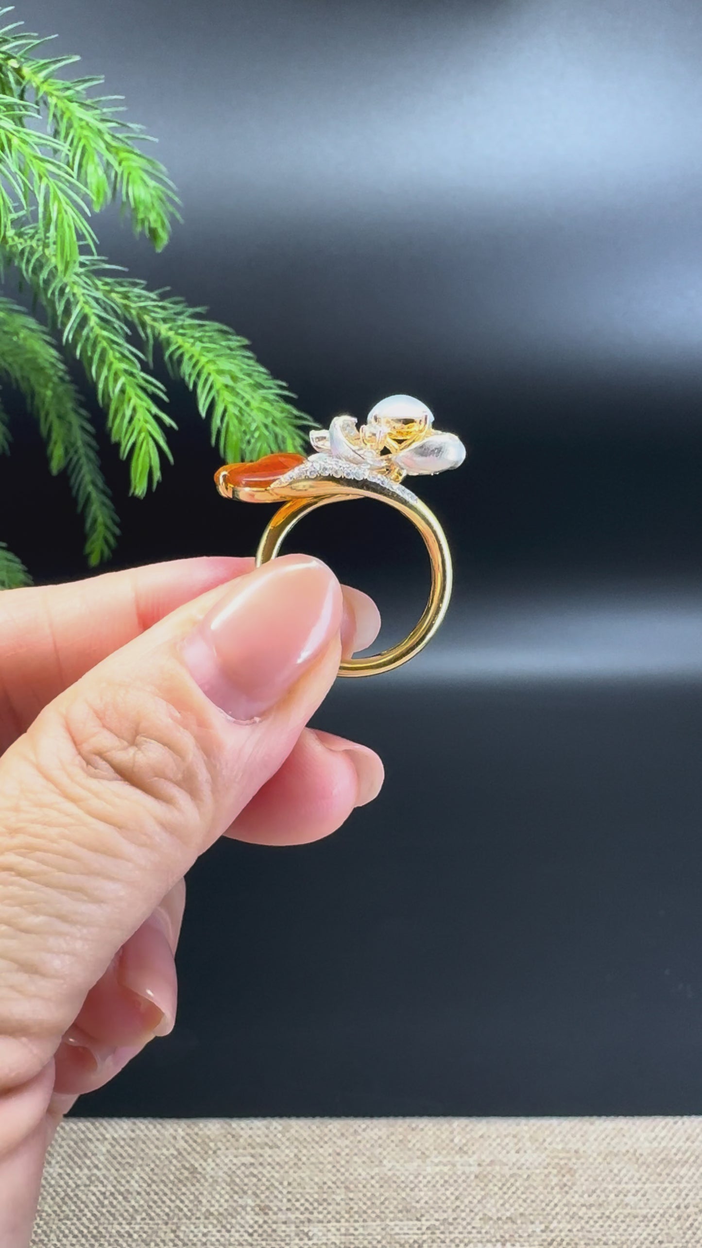 Load and play video in Gallery viewer, RealJade®  18K Yellow Gold Flower Multicolors Jadeite Jade Diamonds Ring
