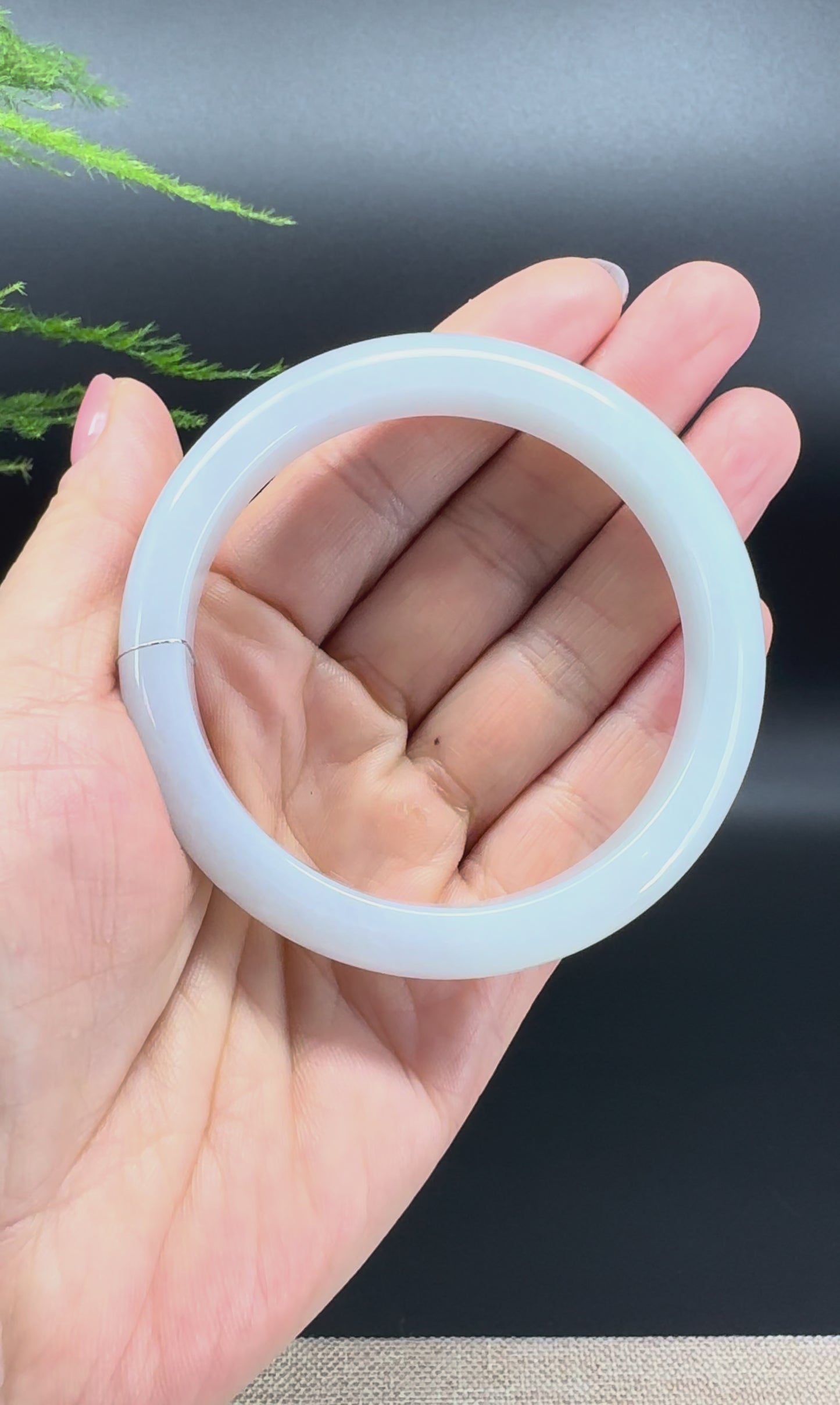 Load and play video in Gallery viewer, Genuine Burmese Lavender Green Jade Jadeite Bangle Bracelet ( 58.1mm )
