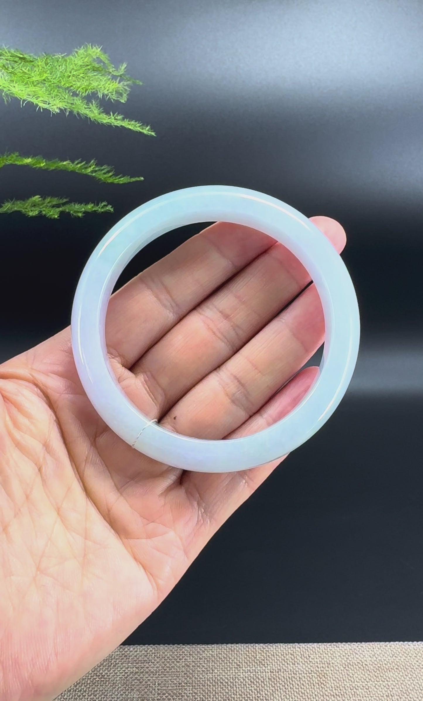 Load and play video in Gallery viewer, Genuine Burmese Lavender Jade Jadeite Bangle Bracelet ( 59.9mm )
