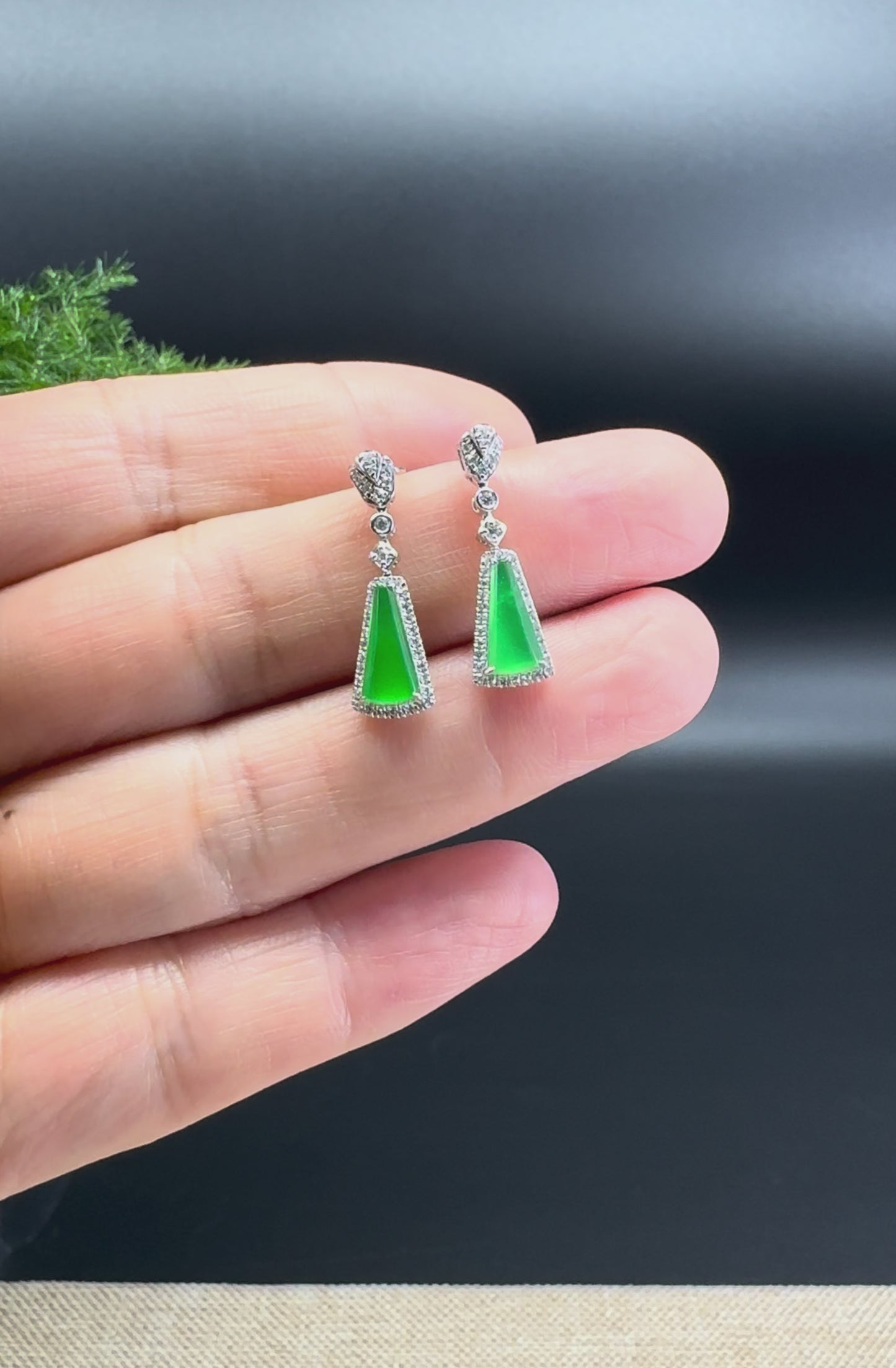 Load and play video in Gallery viewer, 18k White Gold Genuine Imperial Green Jadeite Jade Stud Earrings With Diamonds
