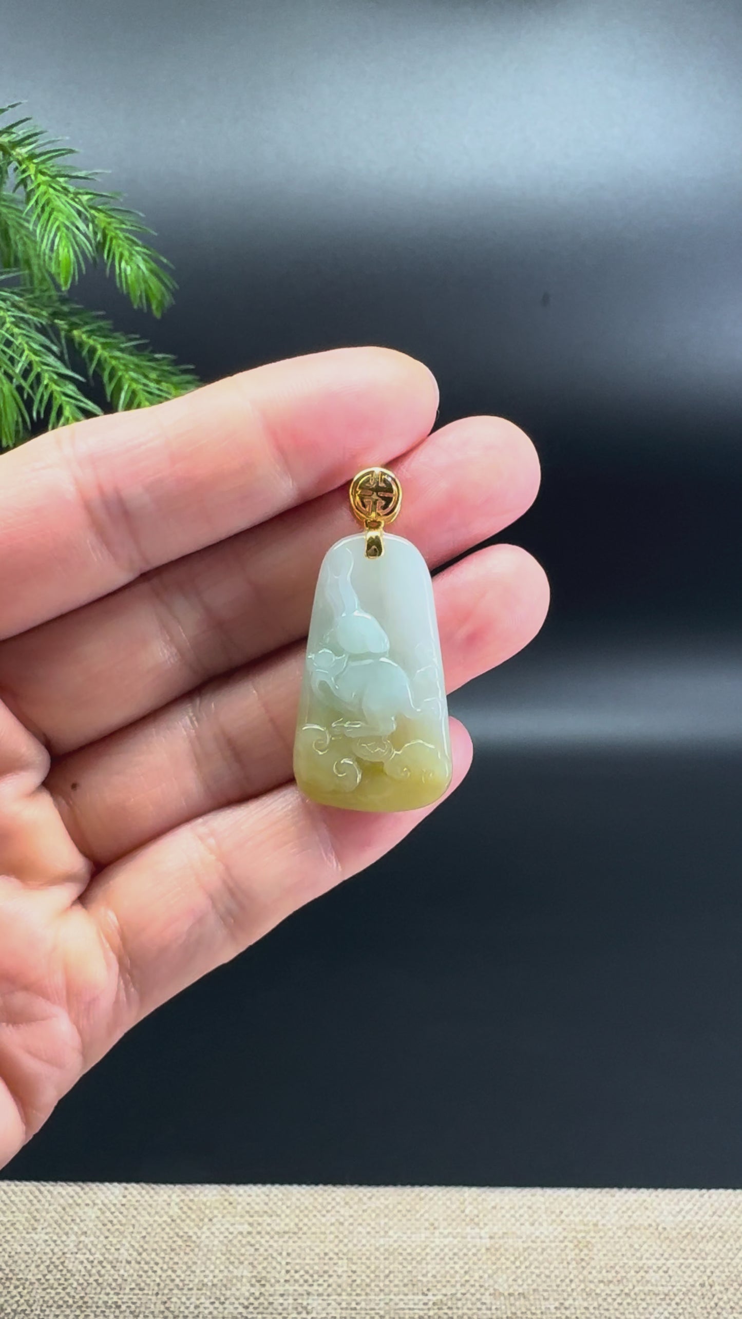 Load and play video in Gallery viewer, RealJade® 18k Yellow Gold Yellow Green Jadeite Jade Rabbit Pendant
