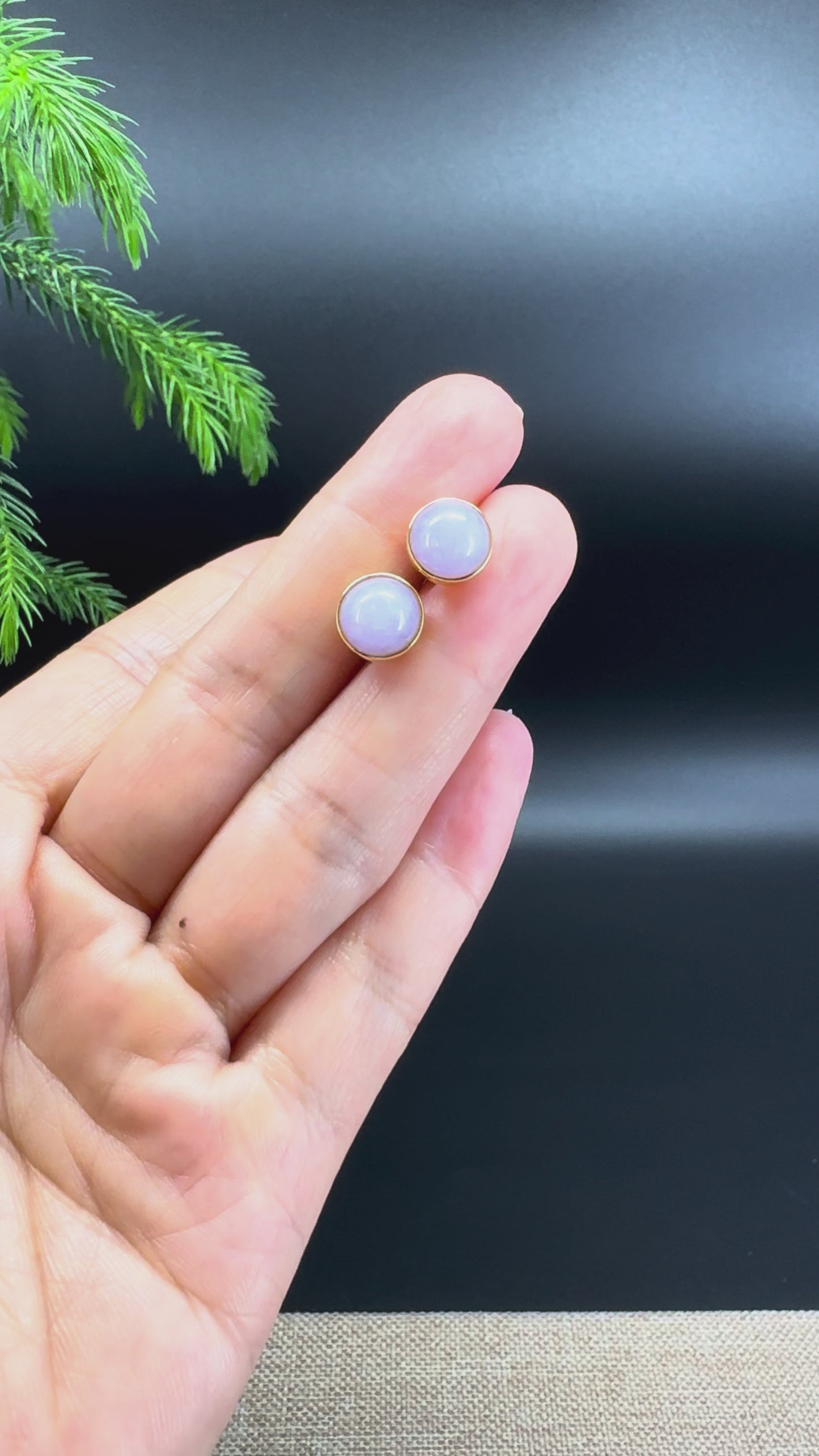 Load and play video in Gallery viewer, RealJade® 18k Yellow Gold Lavender Jadeite Jade Round Stud Earrings
