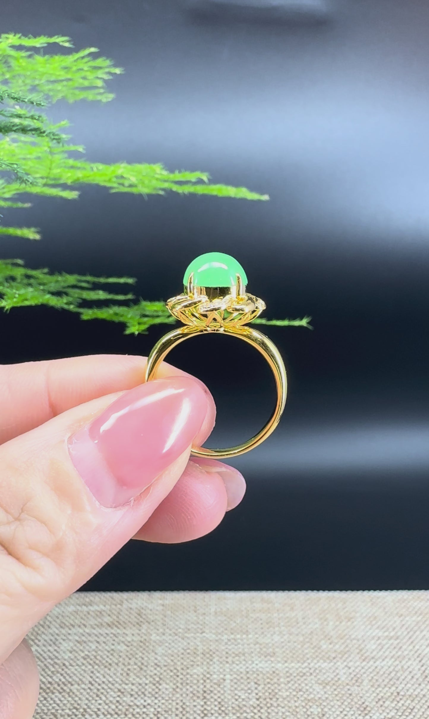 RealJade®  18K Yellow Gold Flower Apple Green Jadeite Jade Diamonds Ring